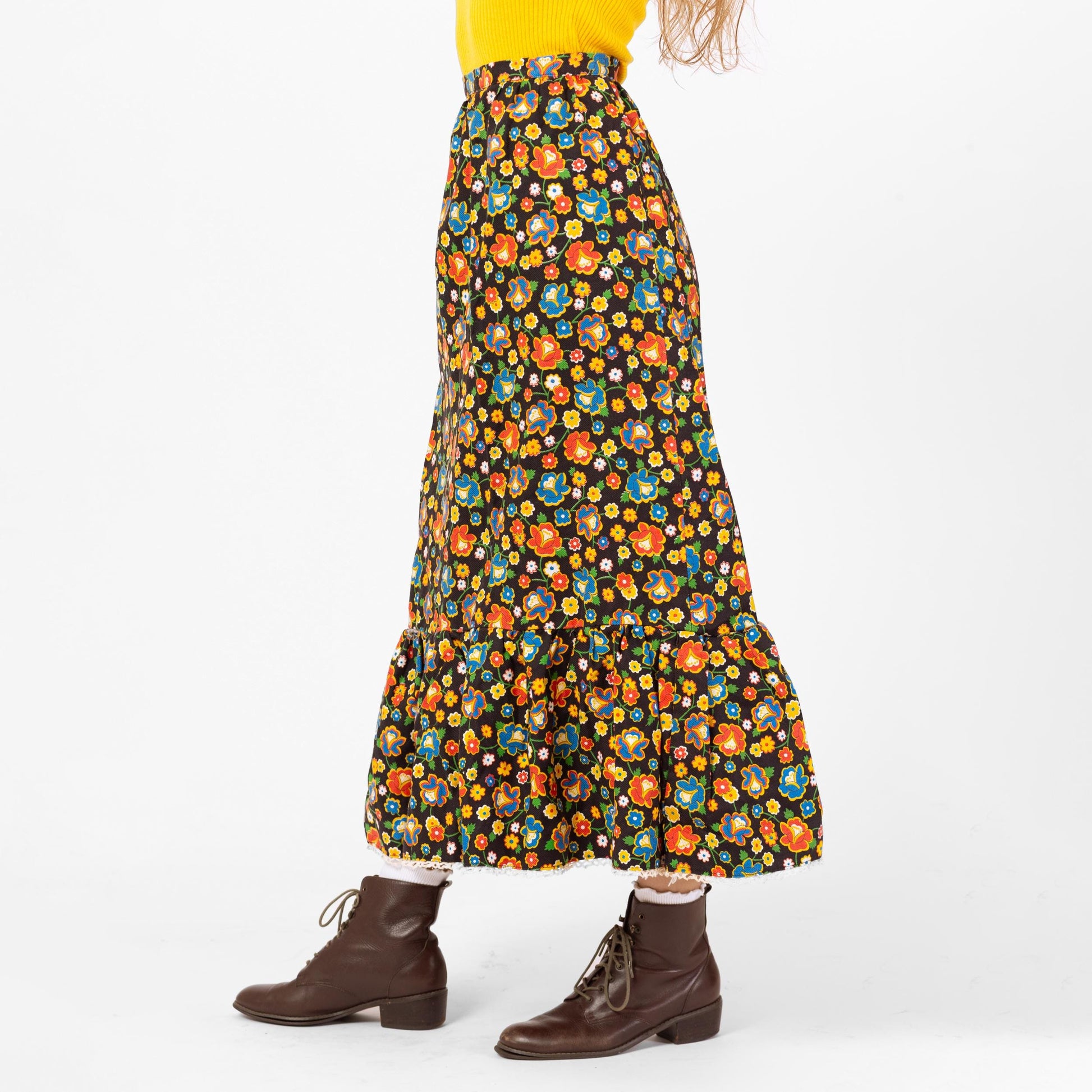 Vintage 60s Black Floral Folk Midi Skirt - XXS, 22.5" Waist | Bobbie Brooks Boho A Line Tiered Cottagecore Hippie Skirt