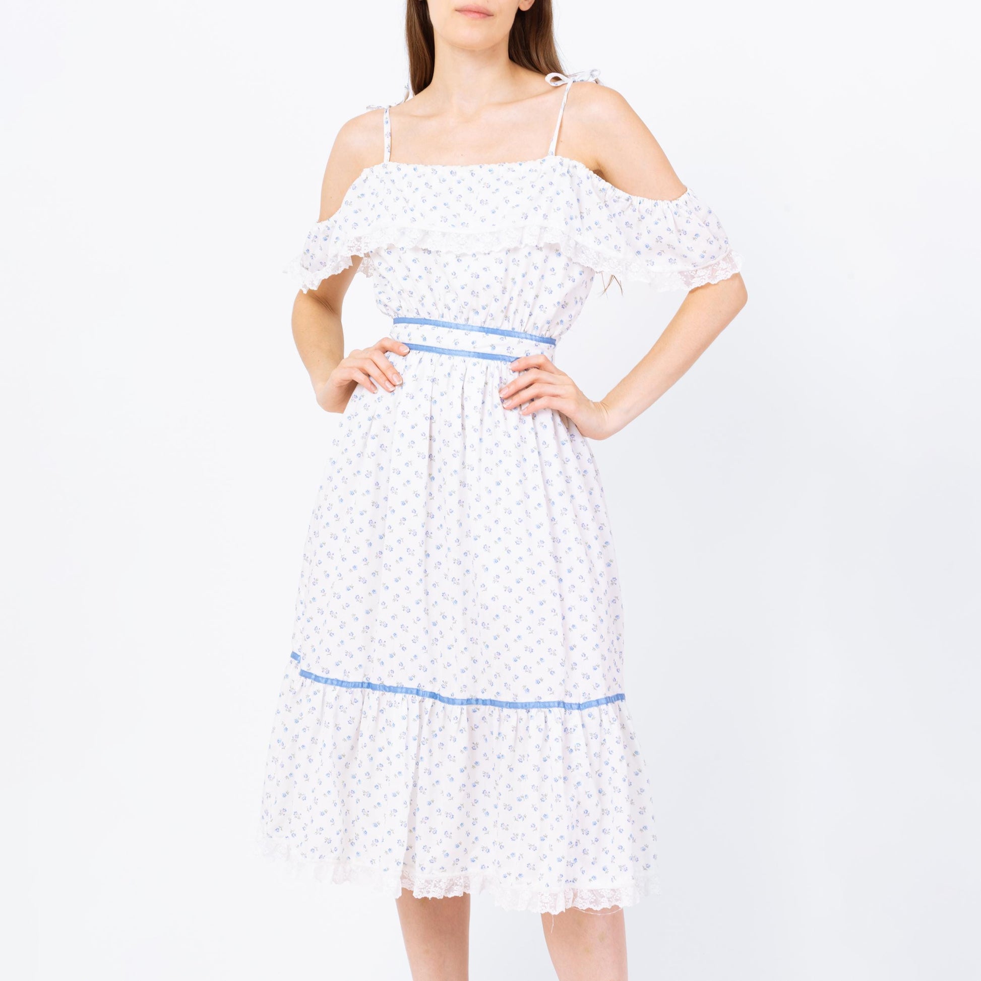 Vintage 70s White & Blue Floral Off-Shoulder Midi Prairie Dress - Extra Small | Boho Calico Lace Trim Fit Flare Peasant Sundress