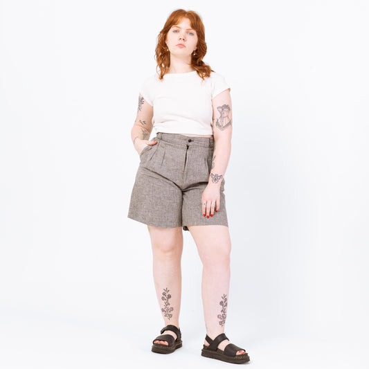Vintage 80s Black & White Houndstooth Trouser Shorts - Large, 31" Waist | Linen Cotton High Waisted Pleated Long Shorts
