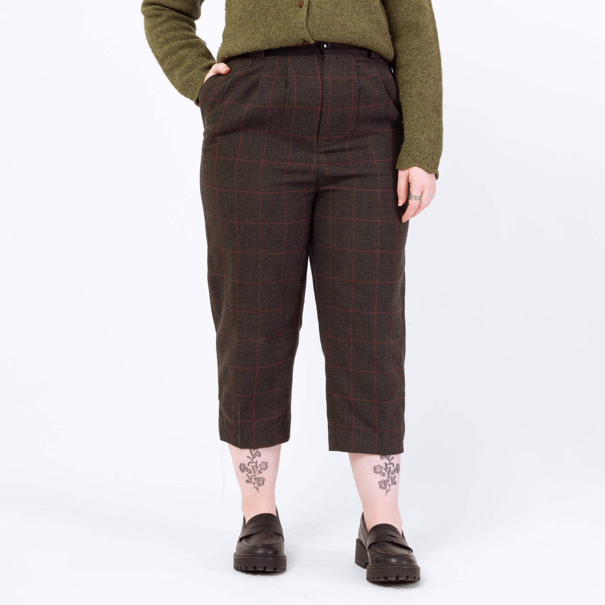 Vintage 80s Dark Grey Plaid Wool Cropped Trousers - Large, 31.5" Waist | Retro High Rise Capris Ankle Pants