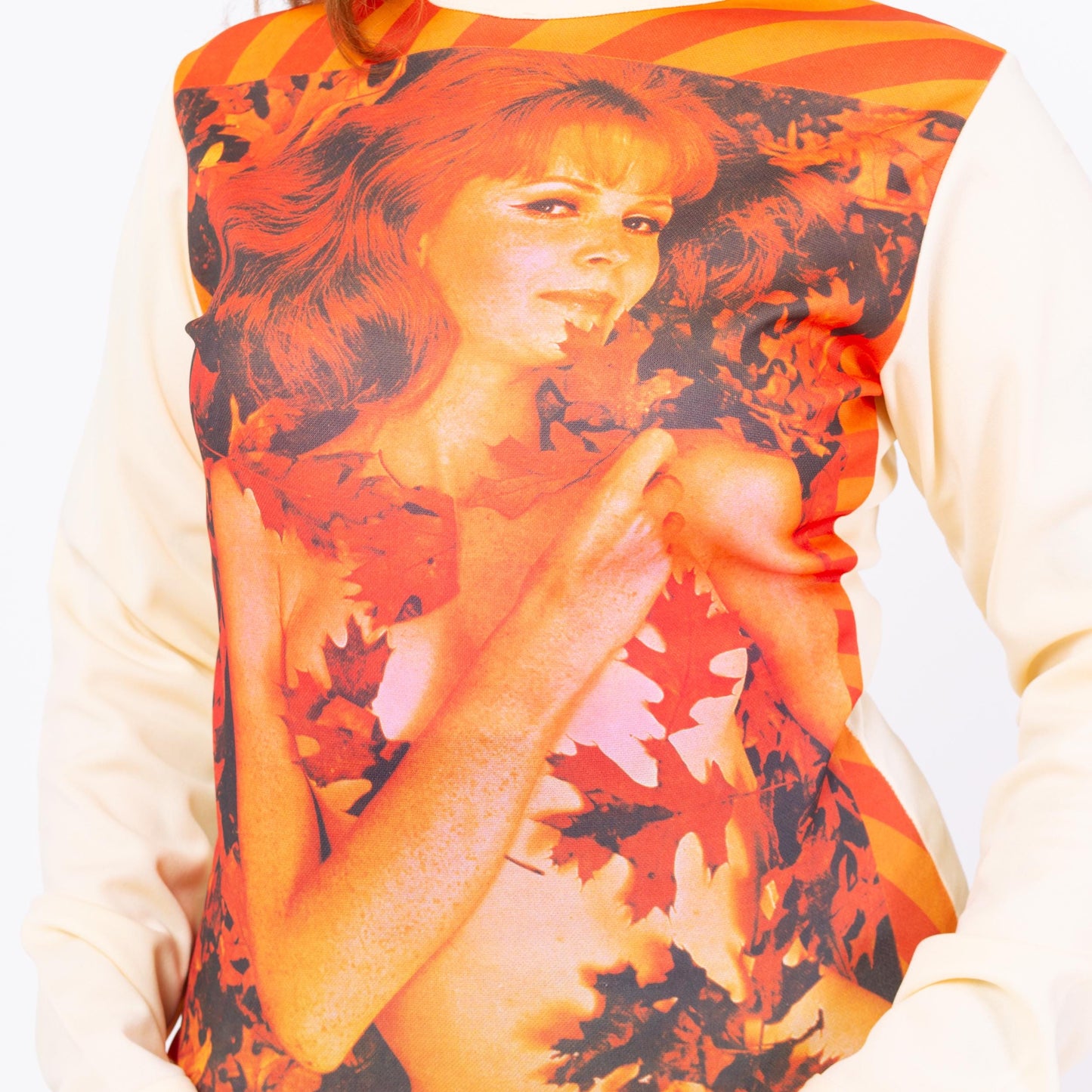 Vintage 70s Fall Leaves Pinup Model Photo Print Tee - Medium to Large | Graphic Photoprint Long Sleeve T Shirt