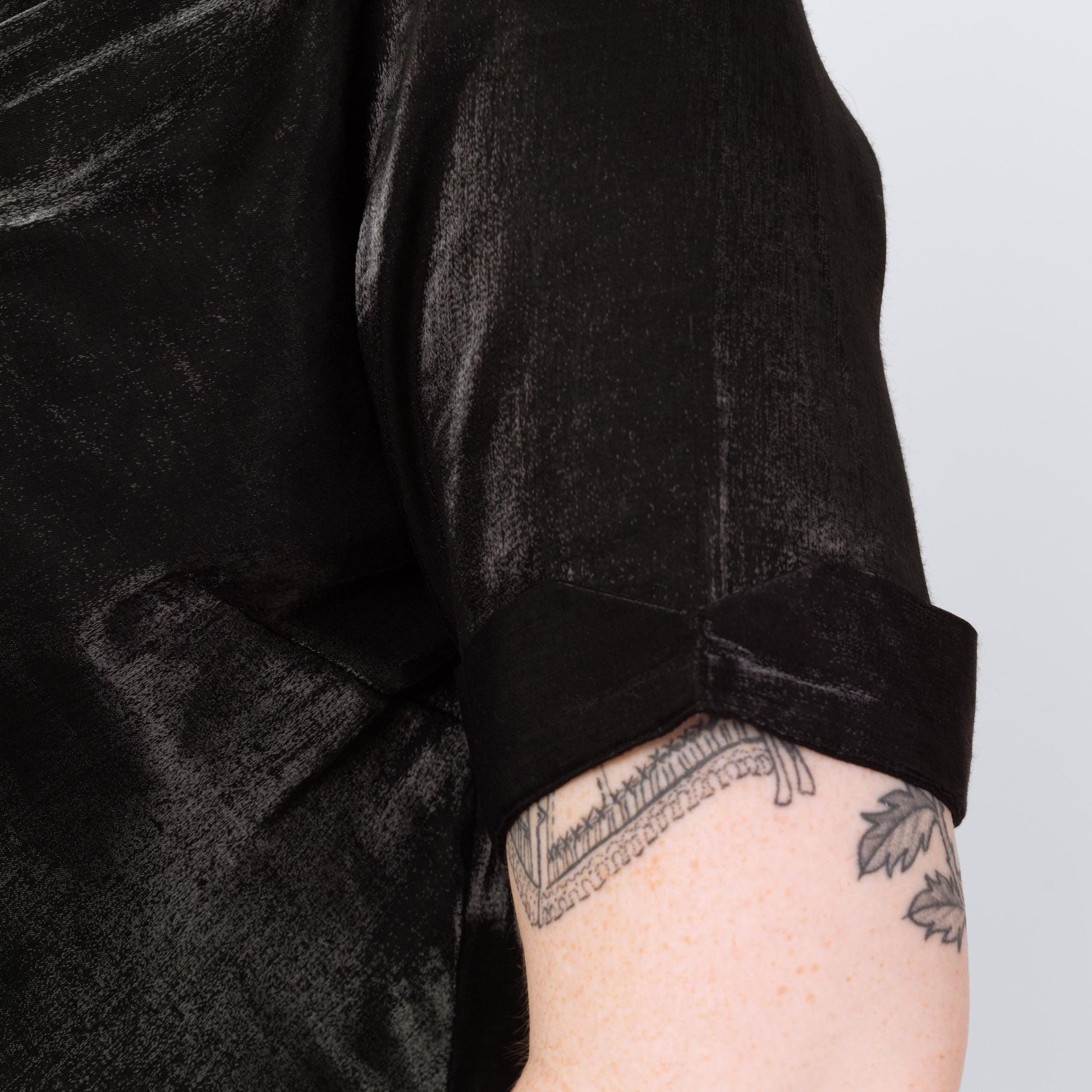 Vintage 90s Black Wet Look Button Up Shirt - Large | Gothic Short Sleeve Dagger Collar Blouse