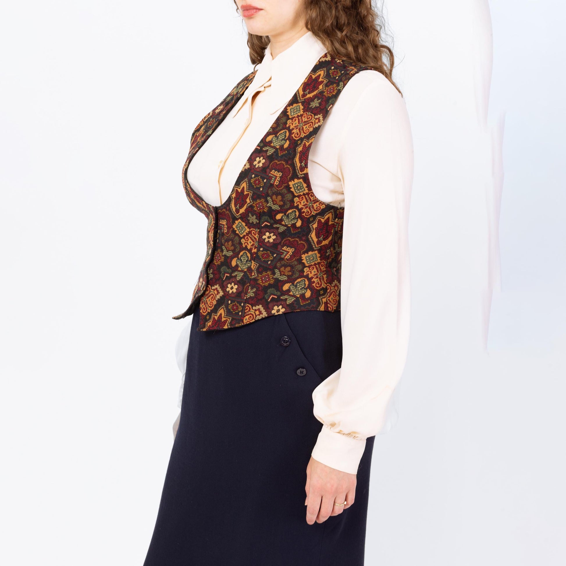 Vintage 90s Floral Tapestry Scoop Neck Vest - Medium | Boho Sleeveless Button Up Renaissance Bodice Waistcoat Top