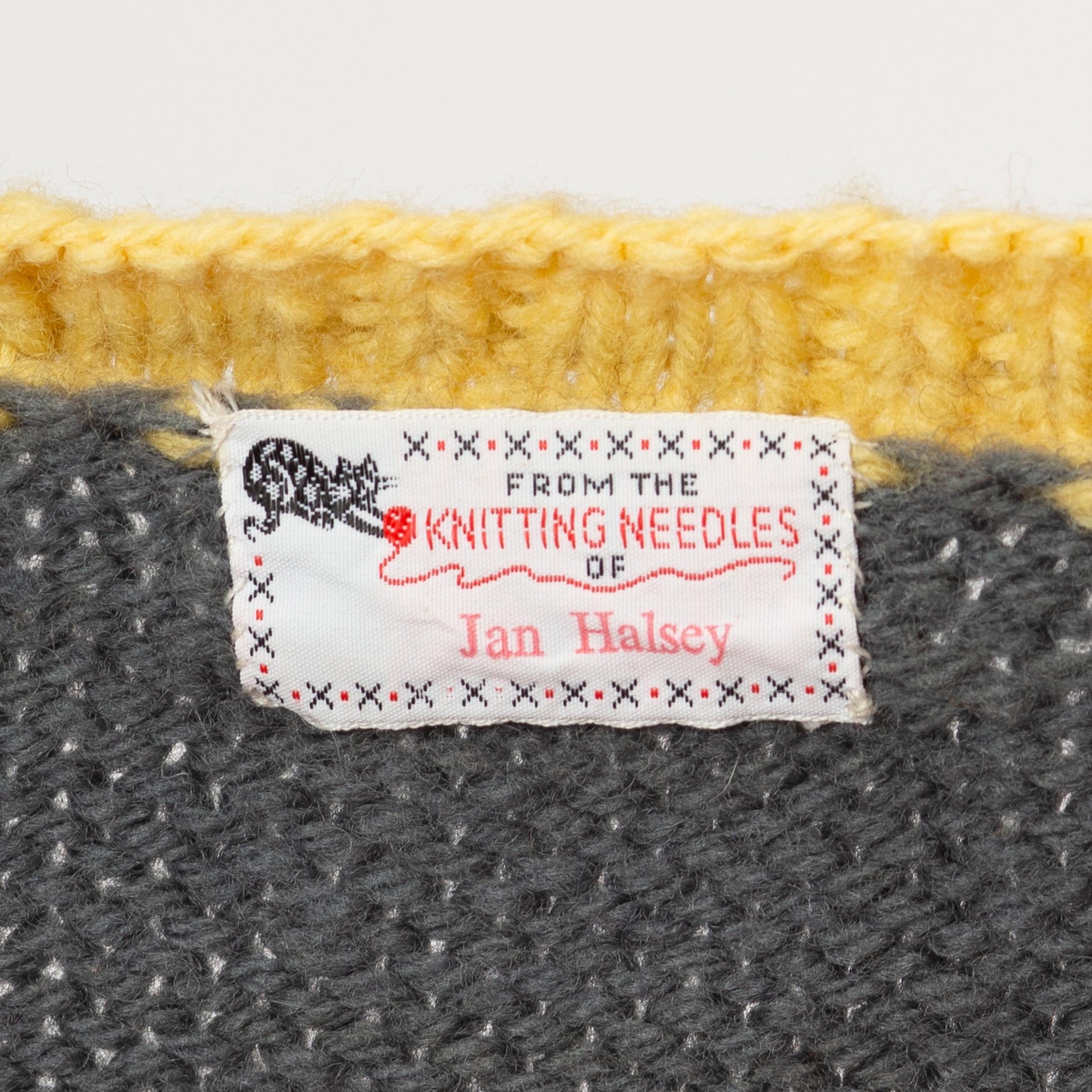 Vintage 70s Yellow Argyle Knit Cropped Sweater - One Size | Boxy V Neck Pullover Jumper