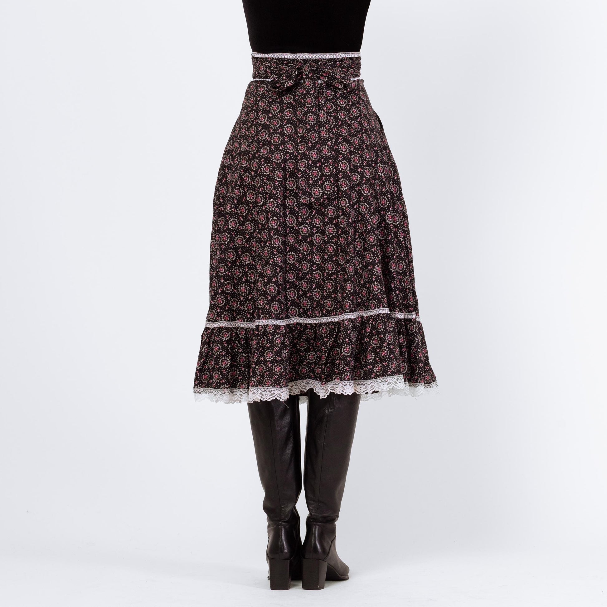 Vintage 70s Gunne Sax Black Calico Floral Prairie Skirt - Extra Small, 25” Waist | Jessica's Gunnies Boho Lace Trim Cottagecore Midi Skirt