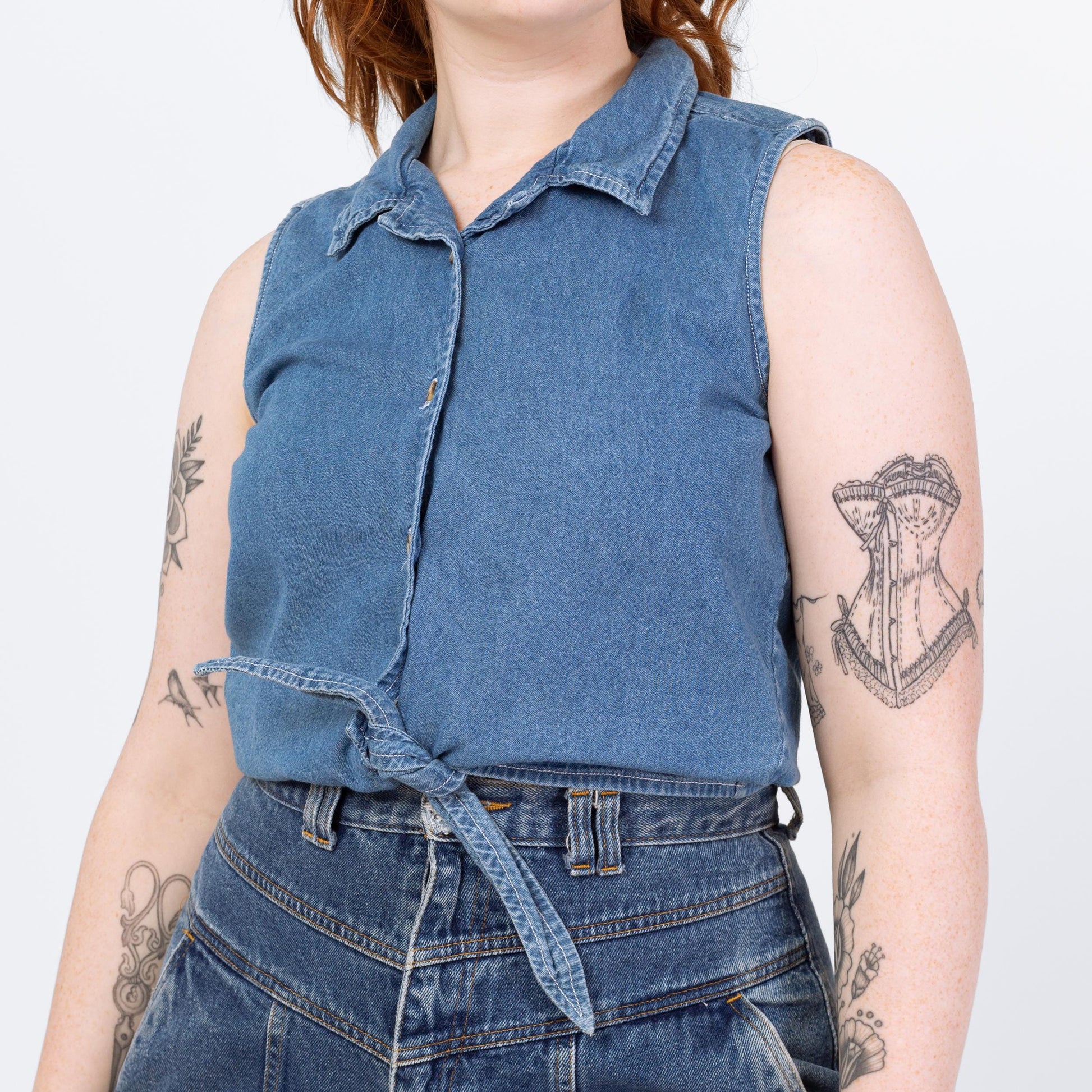 Vintage 90s Chambray Tie Front Crop Top - Large | Blue Jean Button Up Western Cropped Sleeveless Blouse