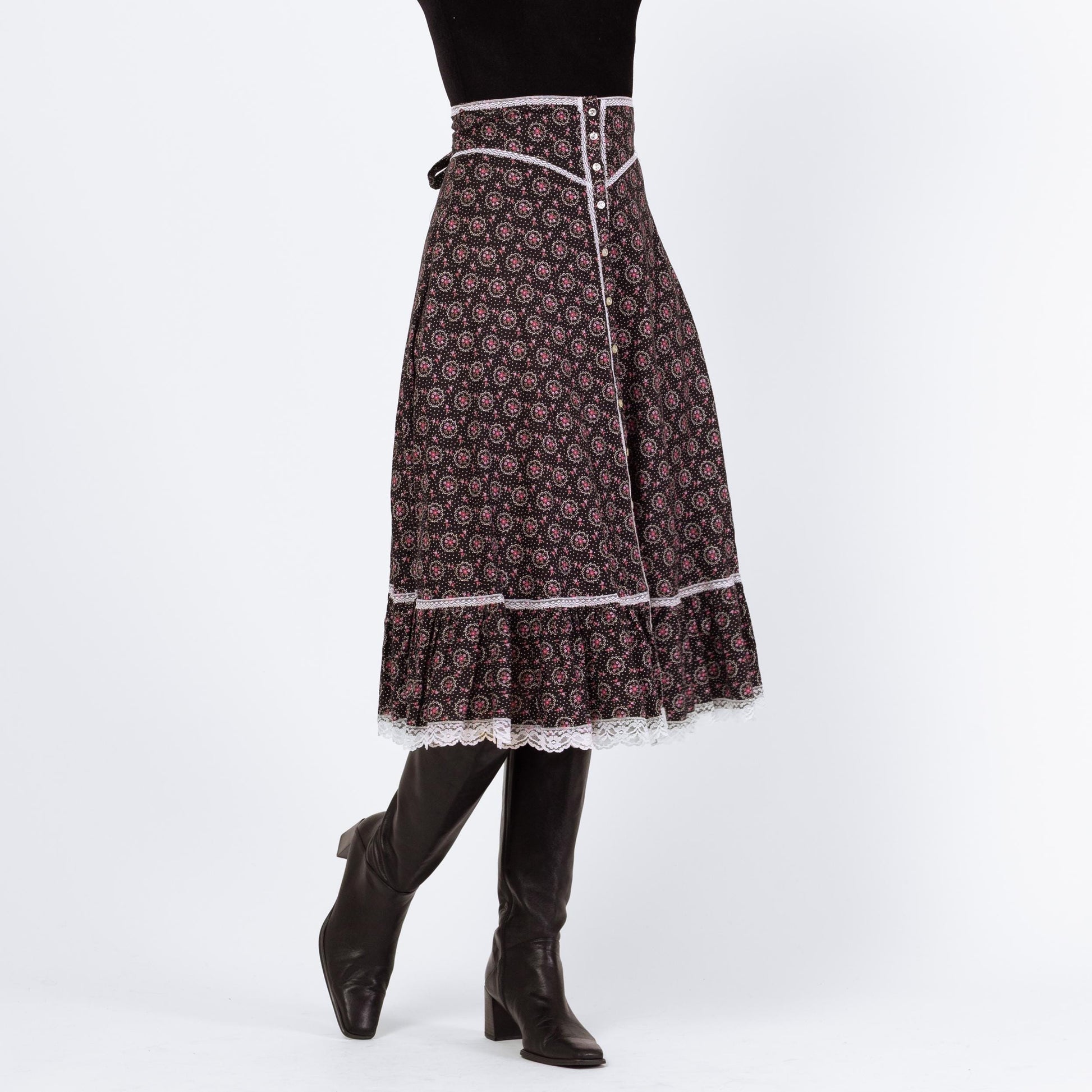 Vintage 70s Gunne Sax Black Calico Floral Prairie Skirt - Extra Small, 25” Waist | Jessica's Gunnies Boho Lace Trim Cottagecore Midi Skirt