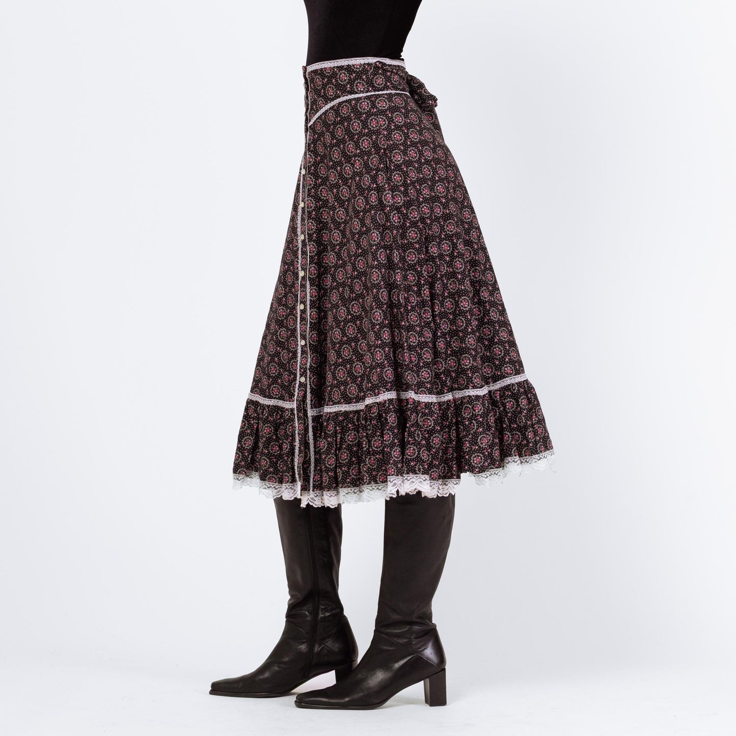 Vintage 70s Gunne Sax Black Calico Floral Prairie Skirt - Extra Small, 25” Waist | Jessica's Gunnies Boho Lace Trim Cottagecore Midi Skirt