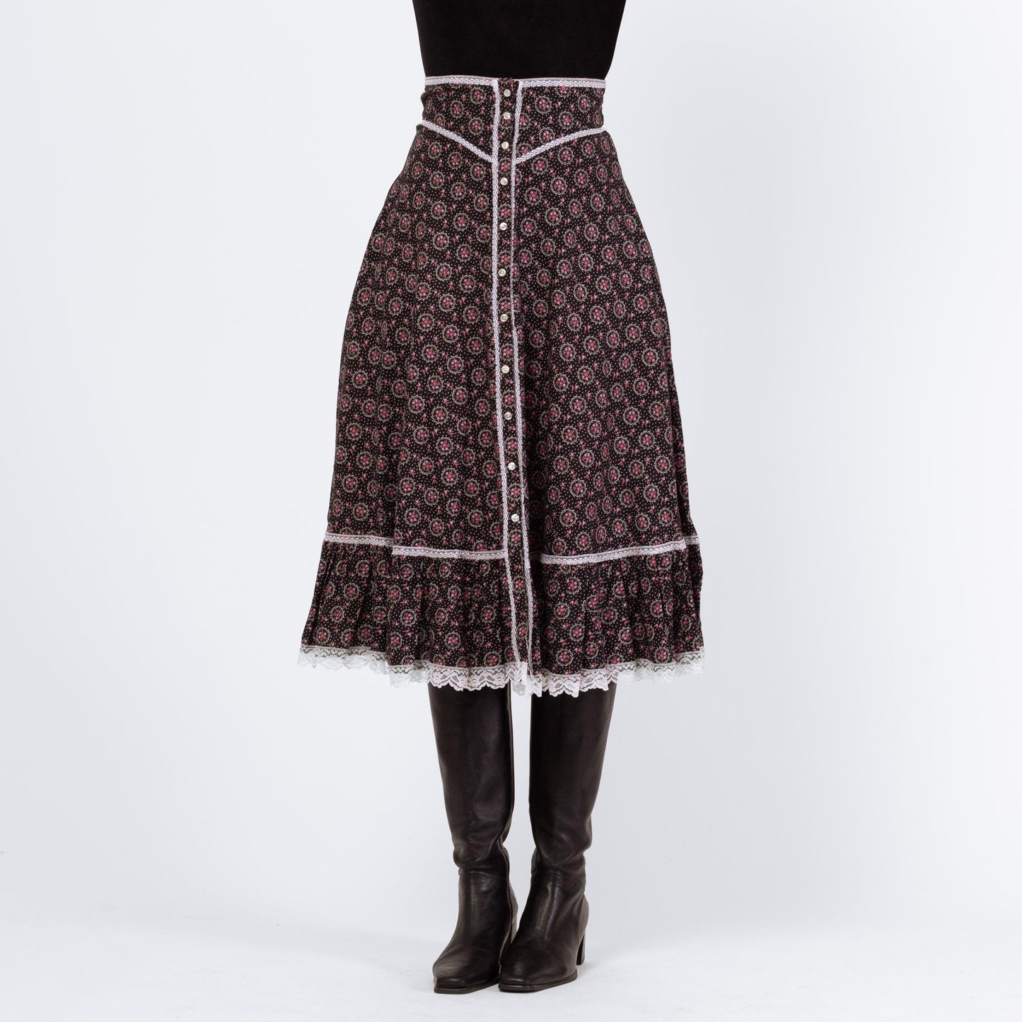 Vintage 70s Gunne Sax Black Calico Floral Prairie Skirt - Extra Small, 25” Waist | Jessica's Gunnies Boho Lace Trim Cottagecore Midi Skirt