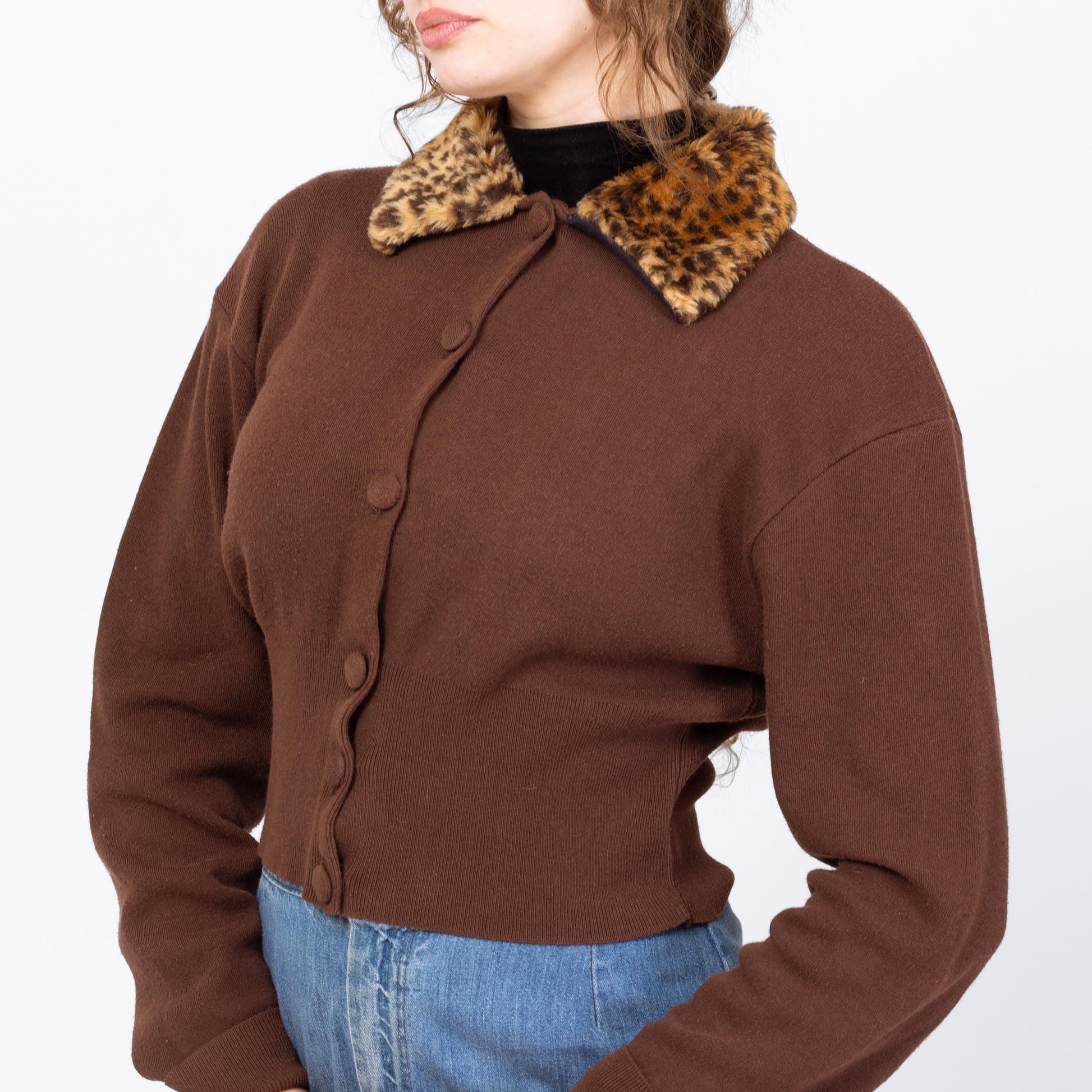 Vintage 90s Does 50s Faux Fur Collar Cropped Sweater - Large | Retro Brown Cotton Knit Button Up Cardigan