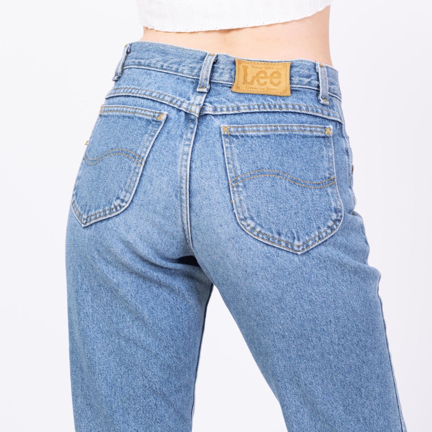Vintage 90s Lee Relaxed Fit Light Wash Jeans - 31x31 | Denim High Waisted Slim Straight Mom Jeans