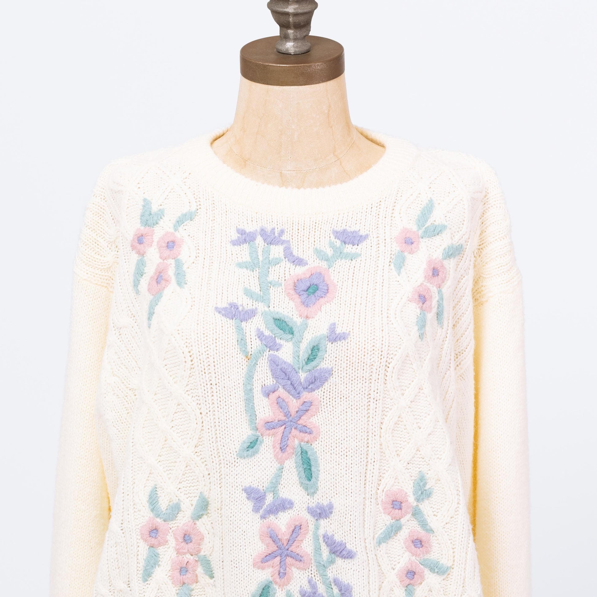 Vintage 80s Pastel Floral Cable Knit Sweater - Large | Soft Cream Boho Embroidered Grandma Pullover
