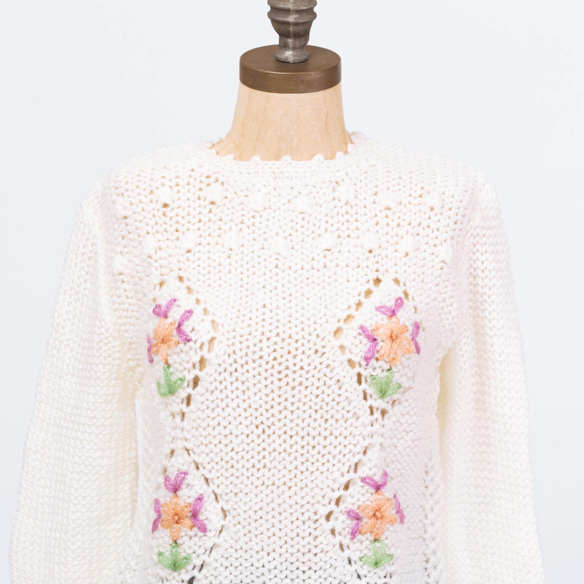 Vintage 80s White Floral Eyelet Knit Sweater - Medium | Boho Embroidered Bobble Knit Grandma Pullover