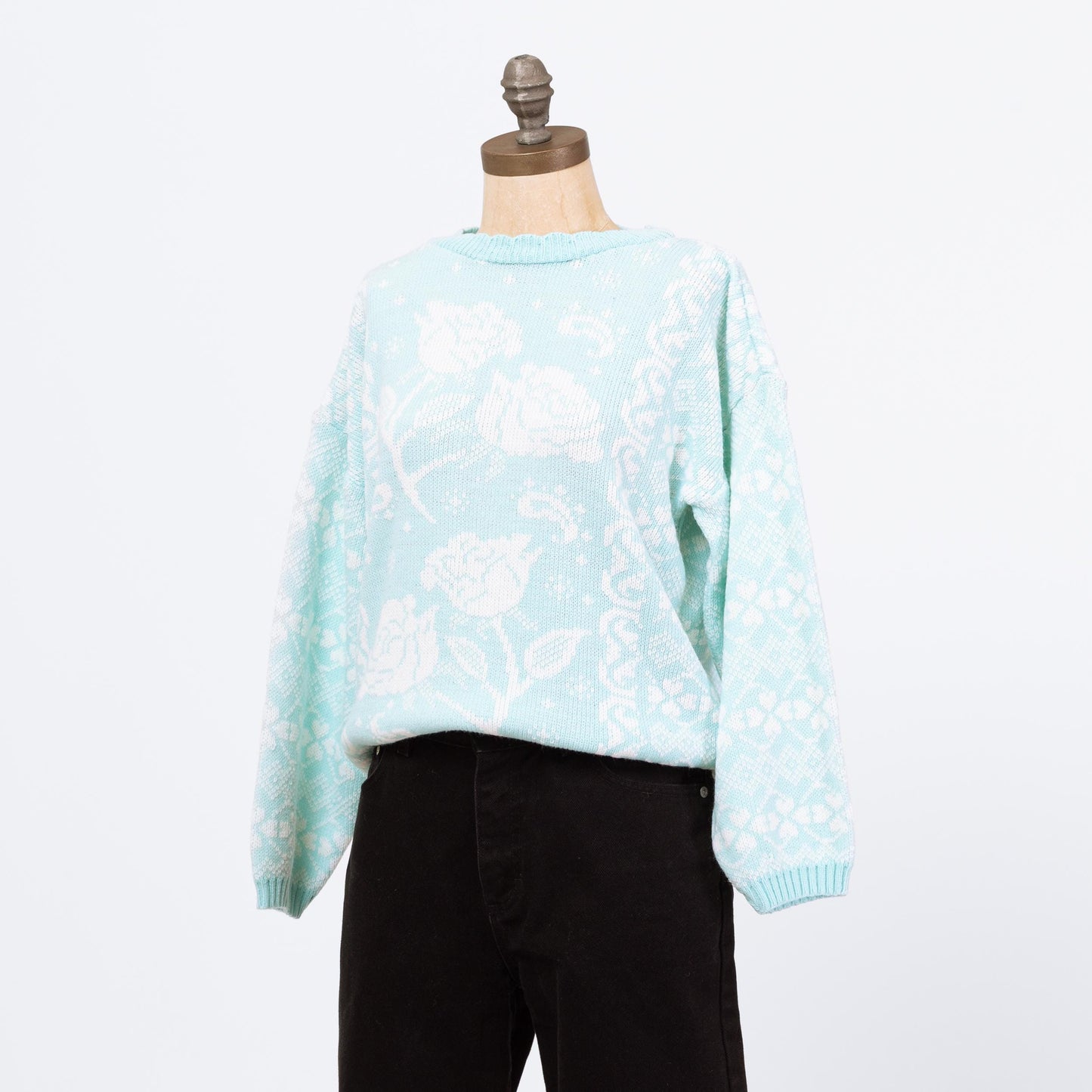 Vintage 80s Pastel Blue & White Floral Sweater - Petite Large | Soft Knit Scalloped Embroidered Grandma Pullover