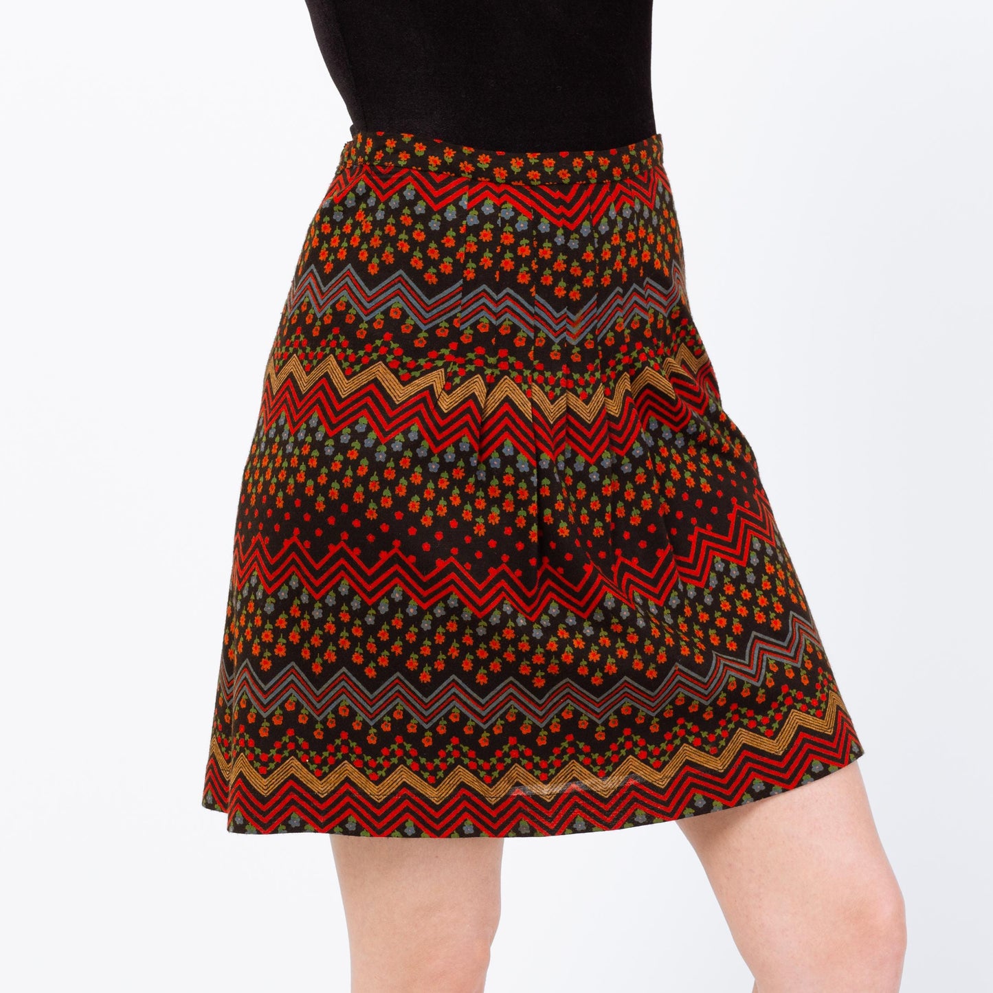 Vintage 70 Boho Floral & Chevron Striped Mini Skirt - Small | Red Black High Waisted Miniskirt