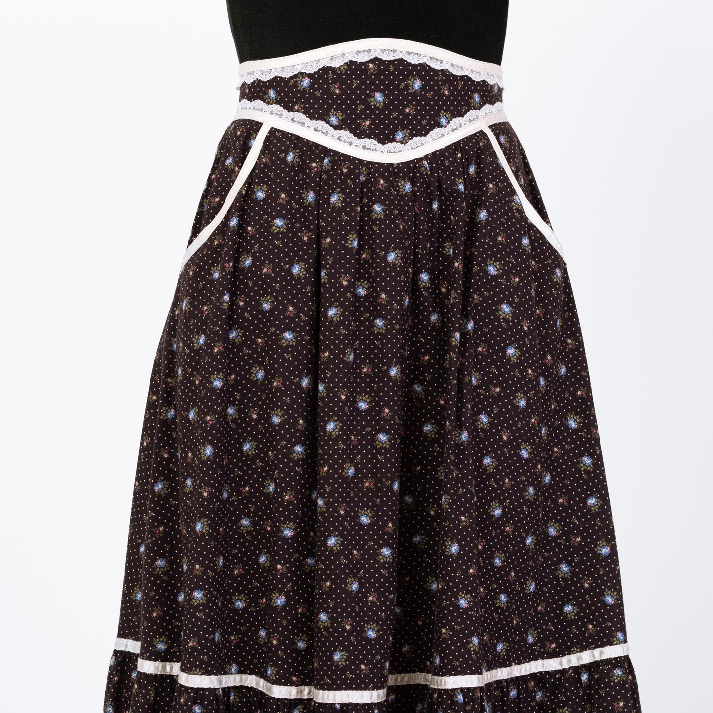 Vintage 70s Gunne Sax Black Calico Floral Prairie Skirt - Small, 26” Waist | Jessica's Gunnies Boho Lace Trim Cottagecore Midi Skirt