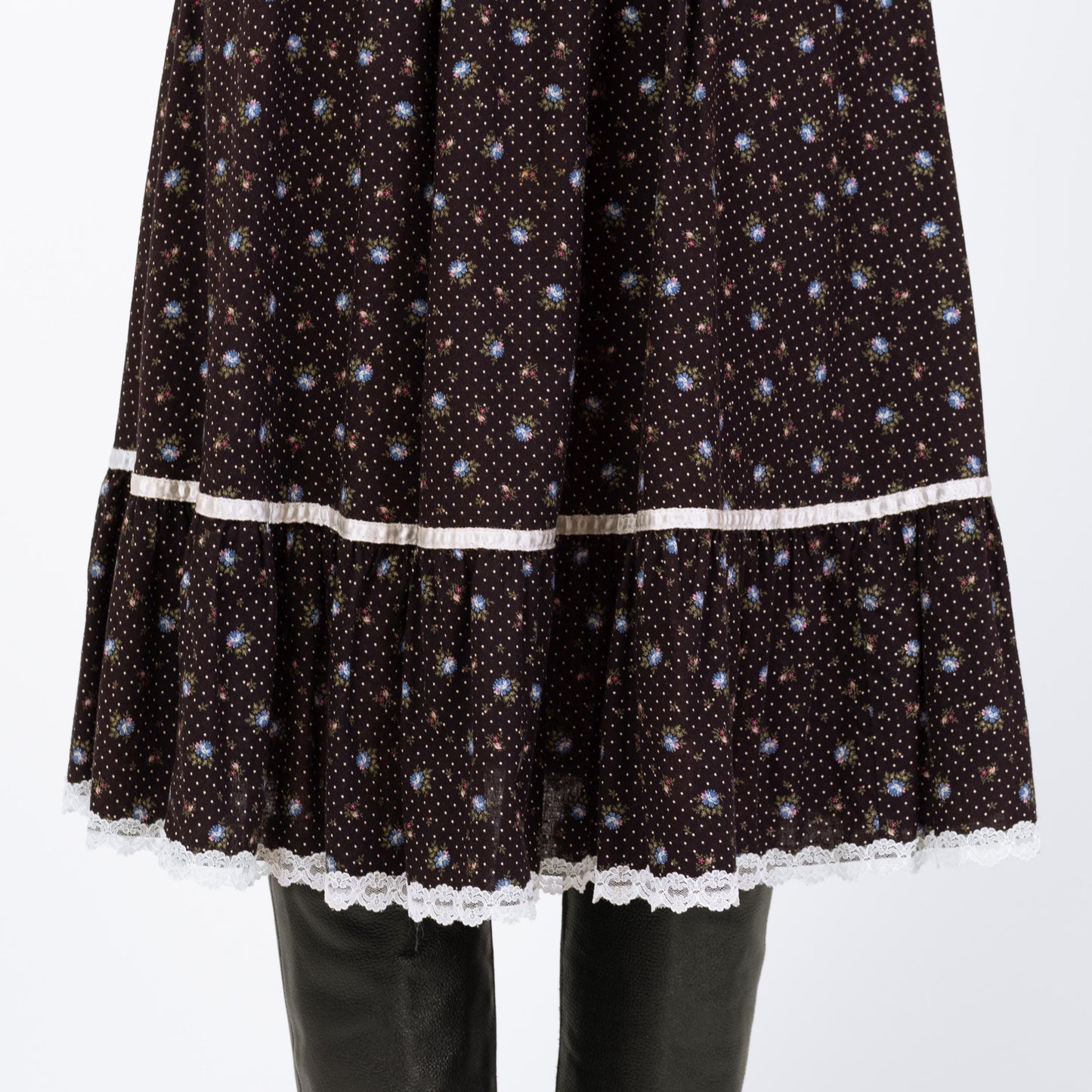 Vintage 70s Gunne Sax Black Calico Floral Prairie Skirt - Small, 26” Waist | Jessica's Gunnies Boho Lace Trim Cottagecore Midi Skirt