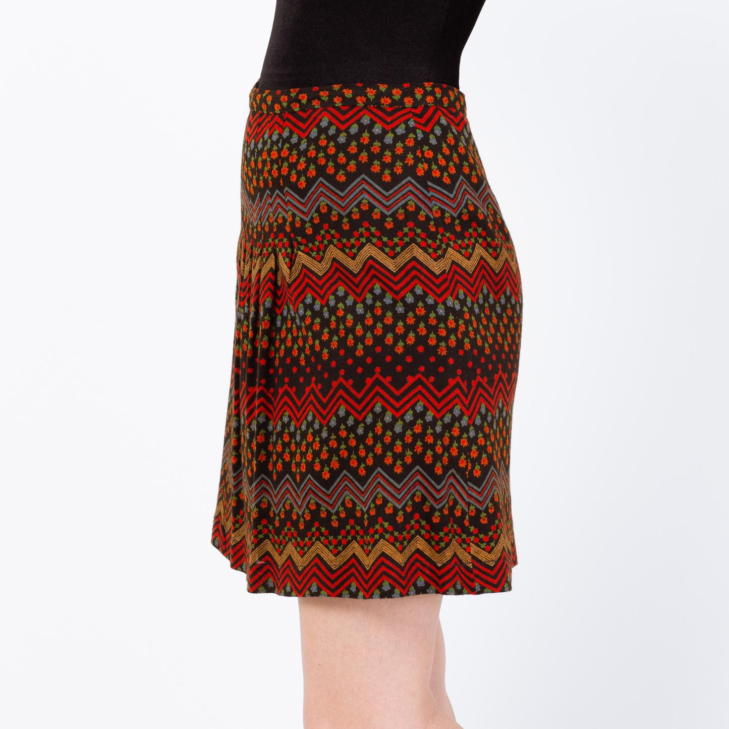 Vintage 70 Boho Floral & Chevron Striped Mini Skirt - Small | Red Black High Waisted Miniskirt