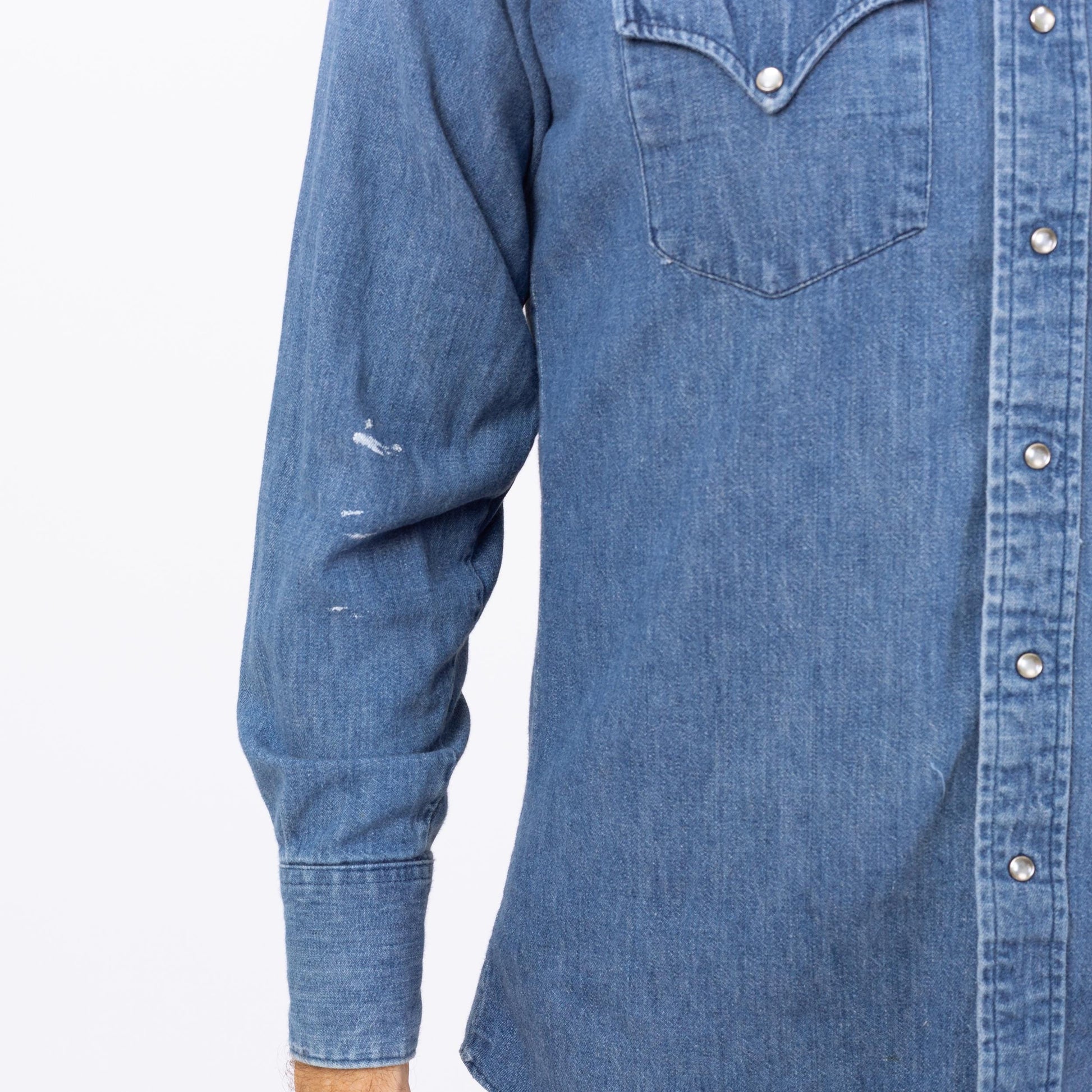 Vintage 70s Lee Chambray Denim Pearl Snap Western Shirt - Medium | Cowboy Blue Jean Workwear Top