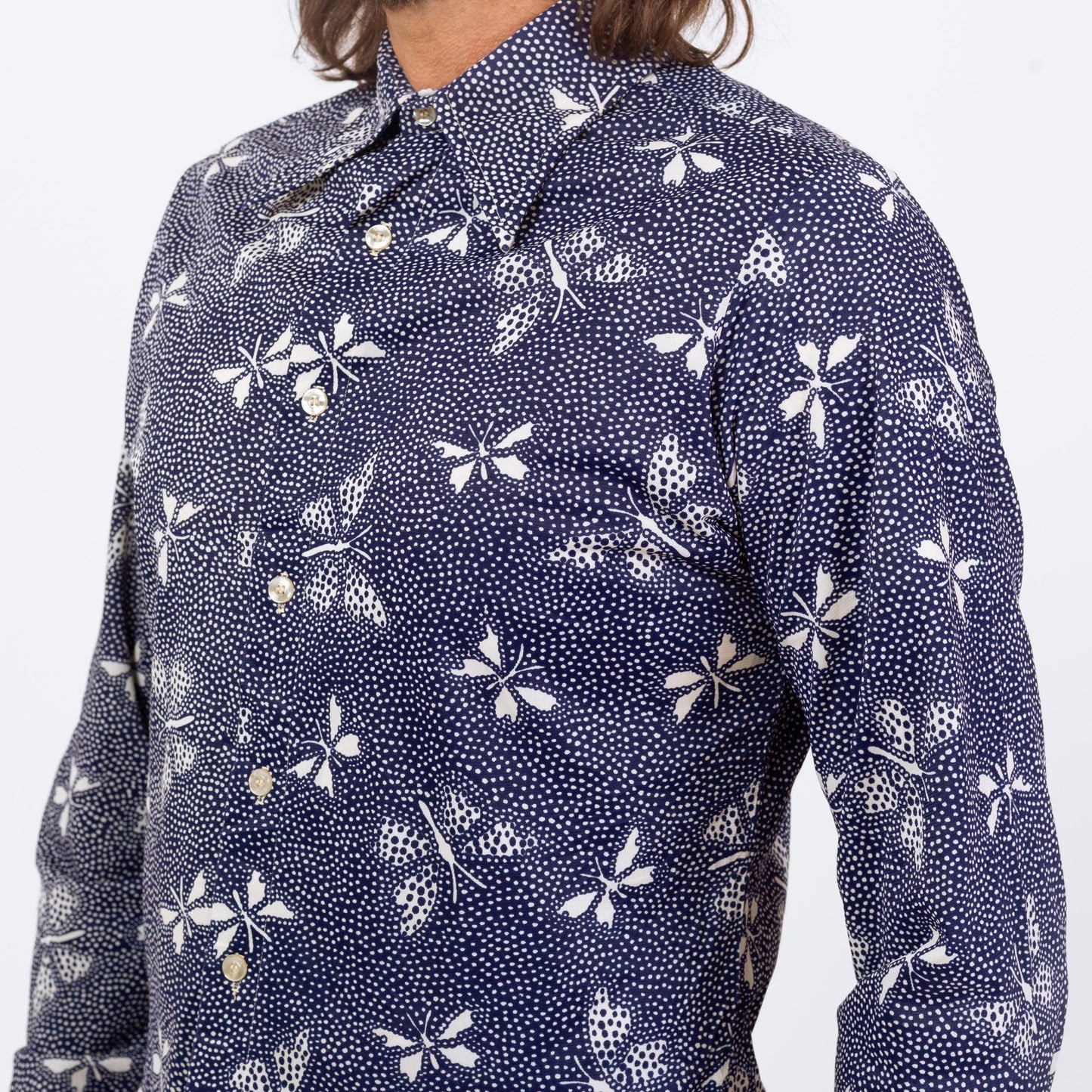 Vintage 70s Butterfly Print Shirt - Medium | Blue & White Long Sleeve Collared Button Up Shirt