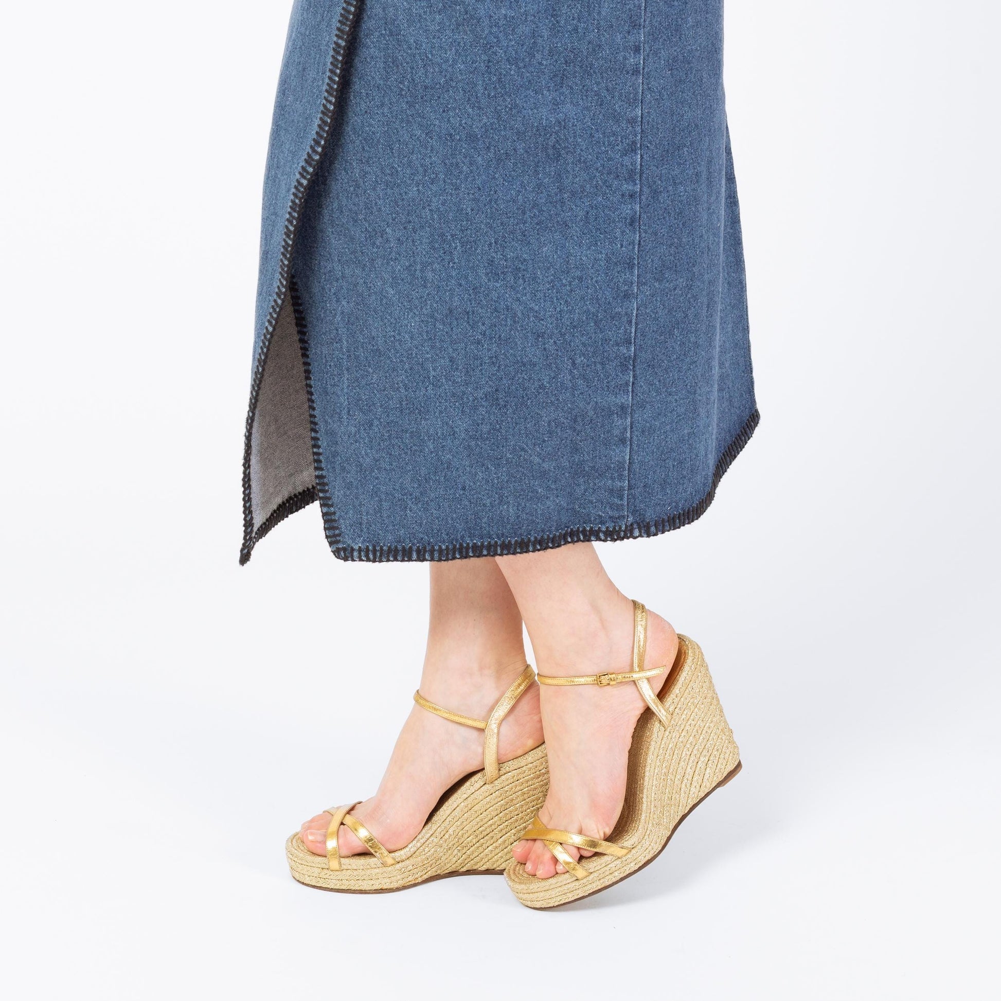 Gucci Gold Raffia Espadrille Wedges - Size 7.5-8 | Designer Y2K Metallic Platform Heeled Sandals
