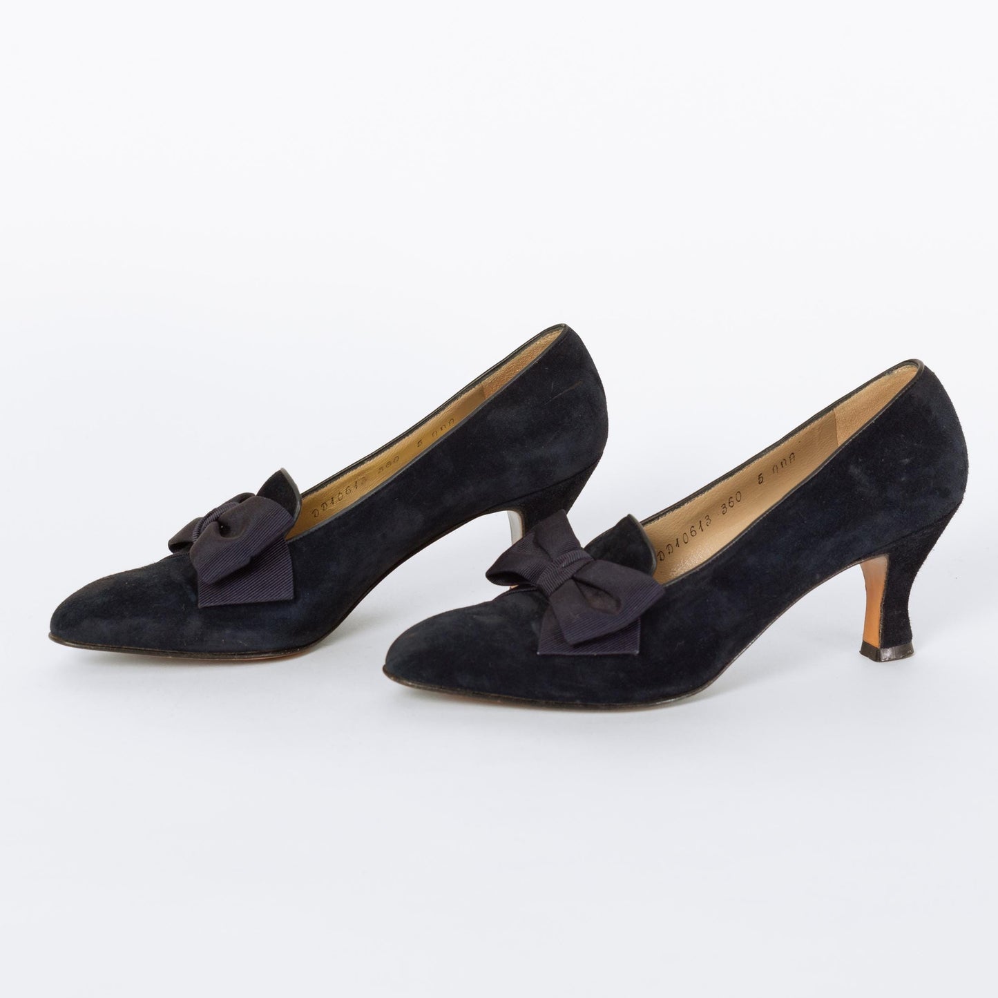 Vintage Ferragamo 90s Navy Blue Suede Bow Pumps - Size 8.5 | Designer French Louis Kitten Heels