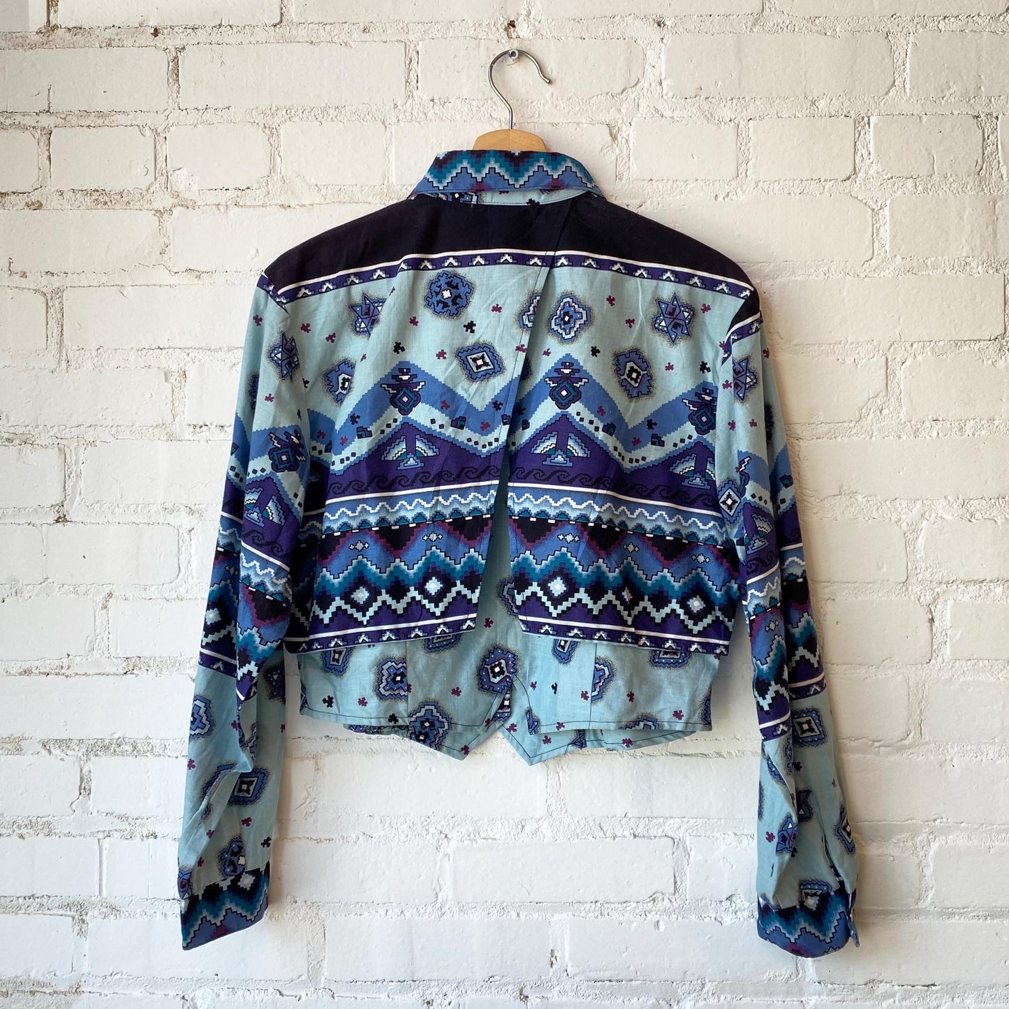 Vintage 90s Western Keyhole Concho Crop Top - Large | Blue Southwestern Print Long Sleeve Button Up Shirt