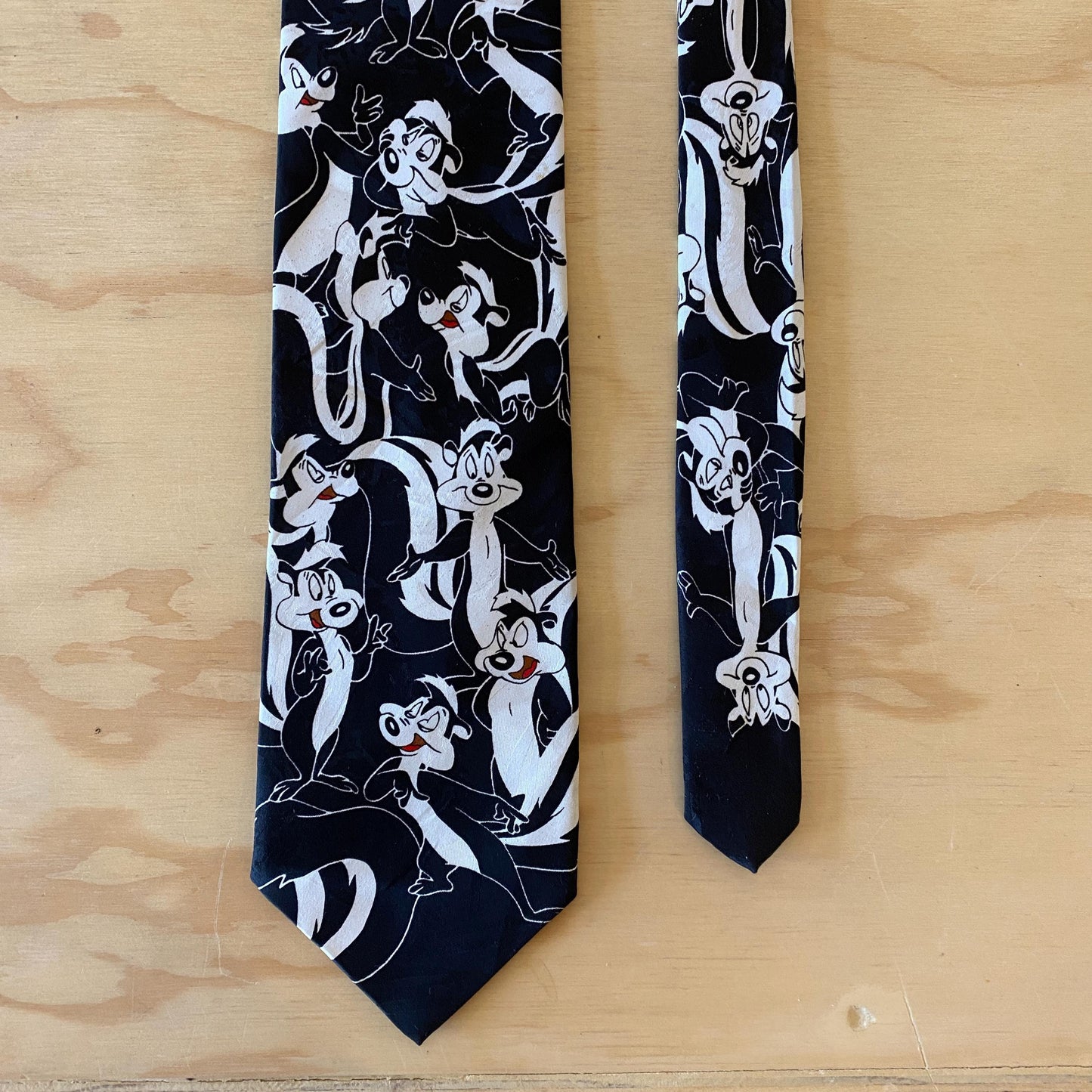 Vintage 90s Looney Tunes Pepe Le Pew Necktie