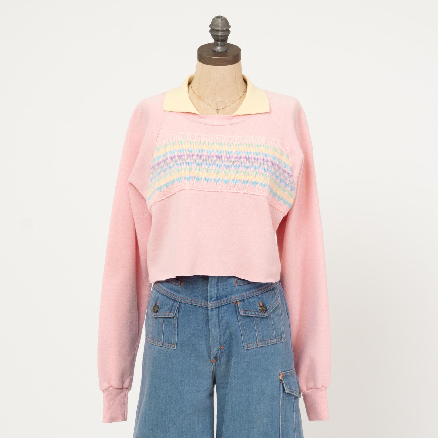 Vintage 90s Pink Heart Cross-Stitch Cropped Sweatshirt - Large to XL | Collared Pullover Crop Top