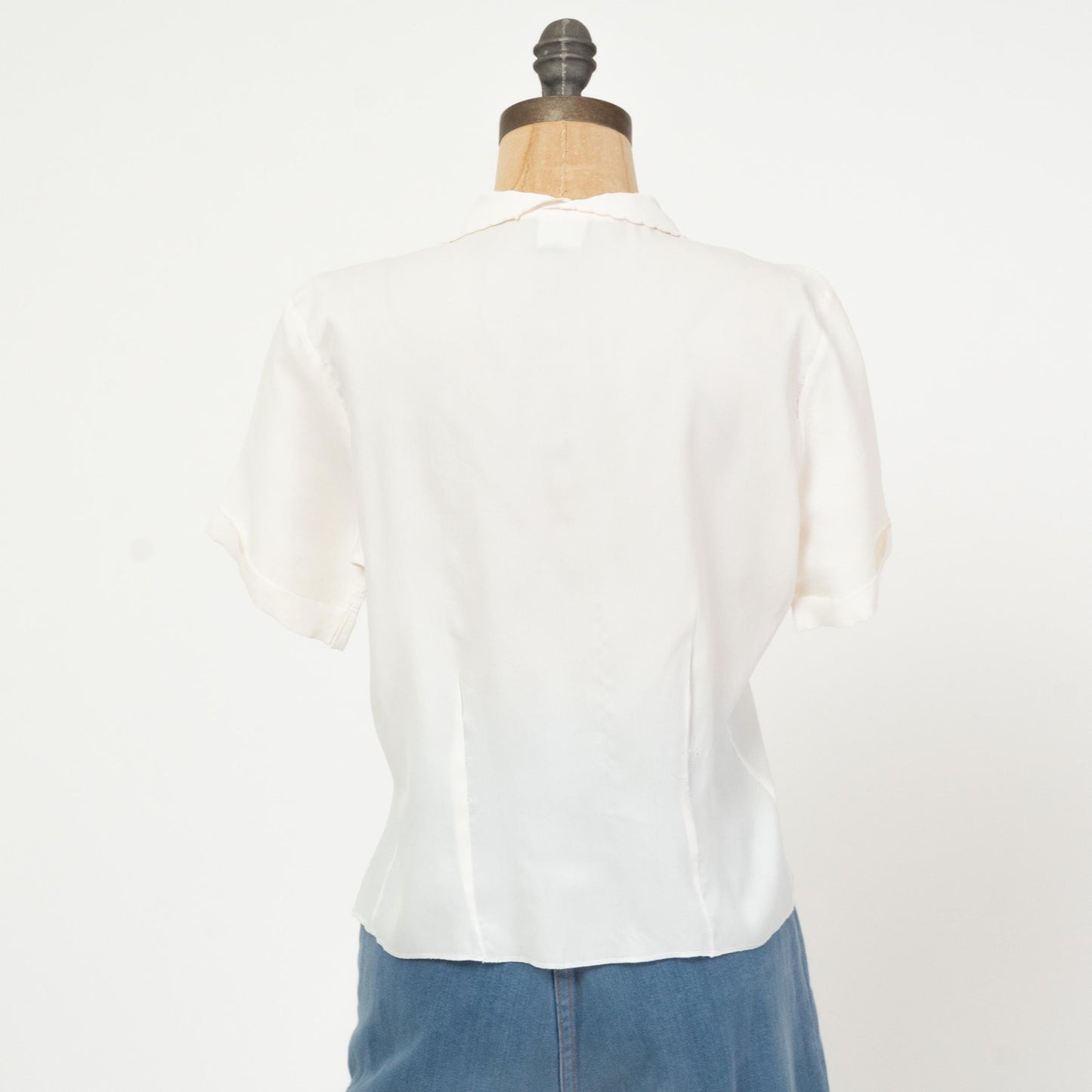 Vintage 50s White Floral Trim Blouse - Large | Retro 1950s Tailored Short Sleeve Top