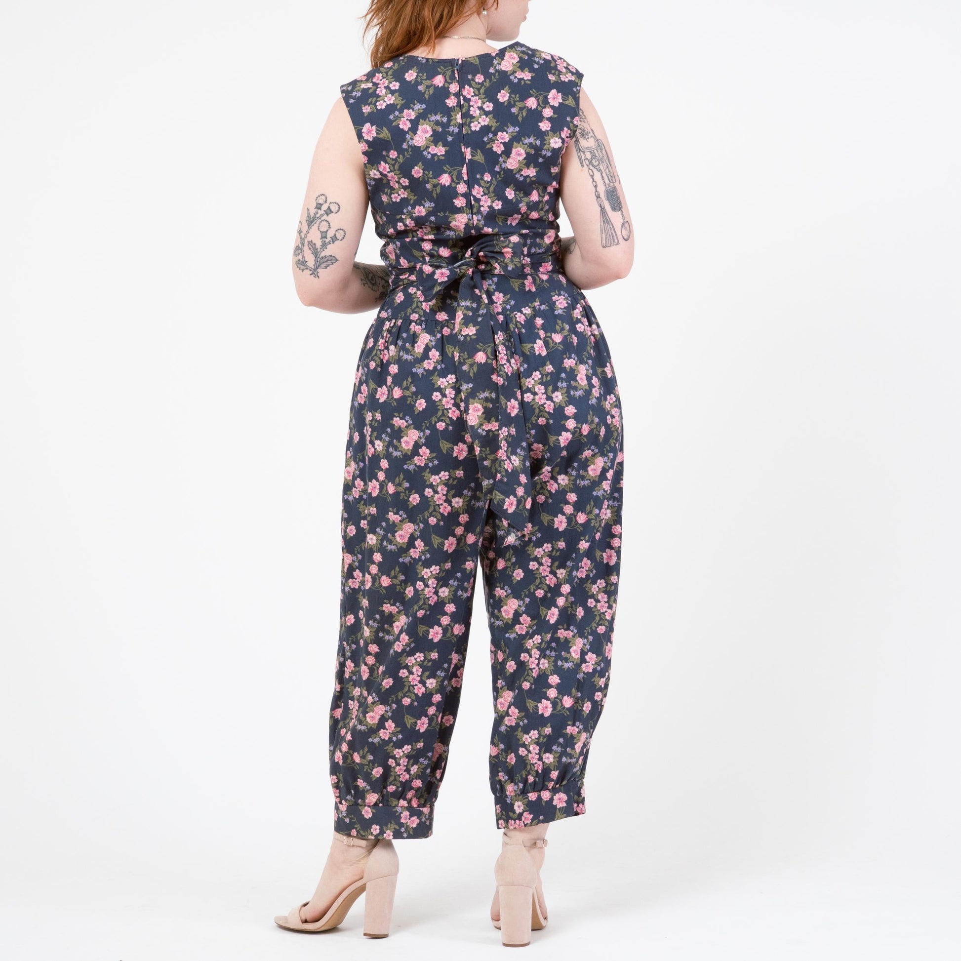 Vintage 80s Blue Floral Pinafore Jumpsuit - Medium to Large | Boho Cap Sleeve Romper Outfit with Pockets