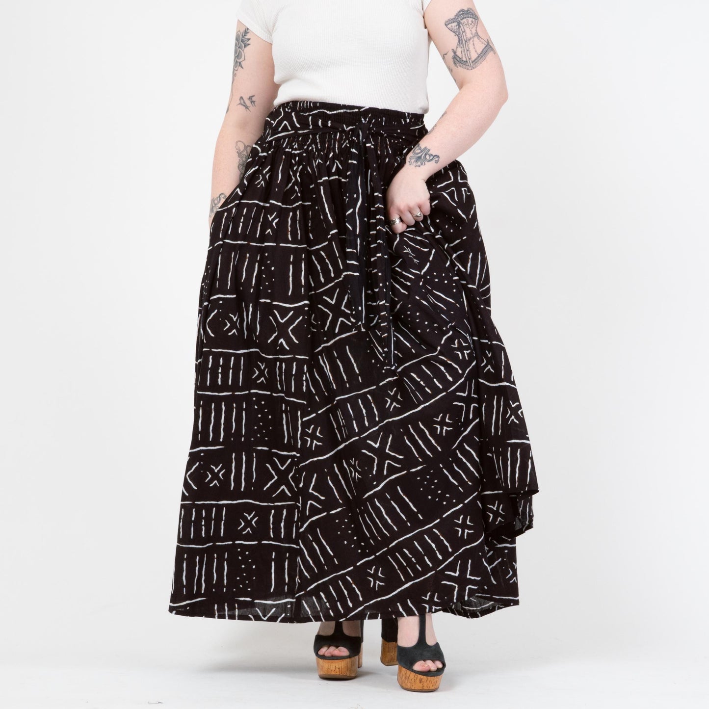 Vintage 90s Black & White Batik Maxi Skirt - One Size | Boho High Waisted Long Cotton Skirt