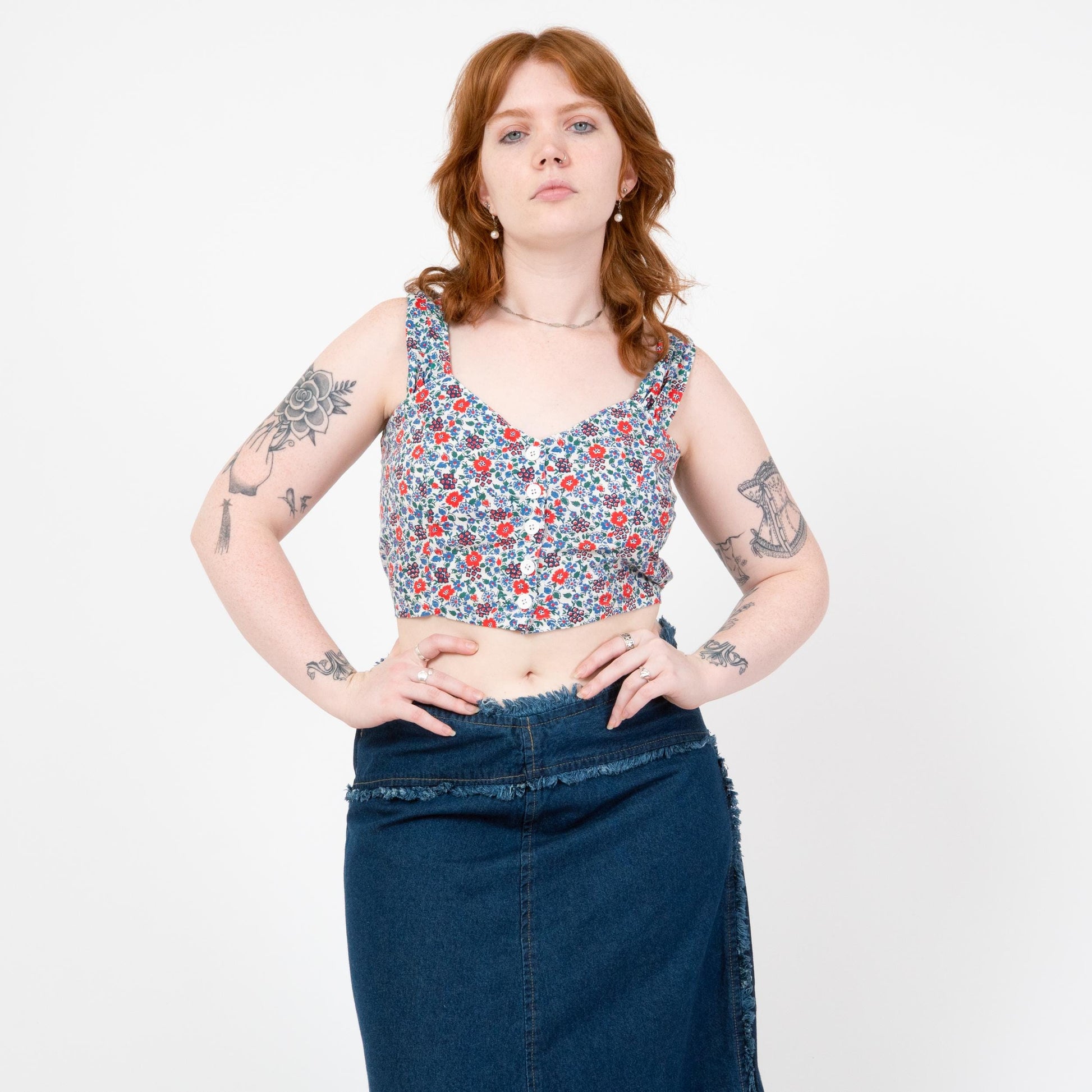 Vintage 80s Blue Floral Crop Top - Large | Boho Sleeveless Button Up Cropped Blouse