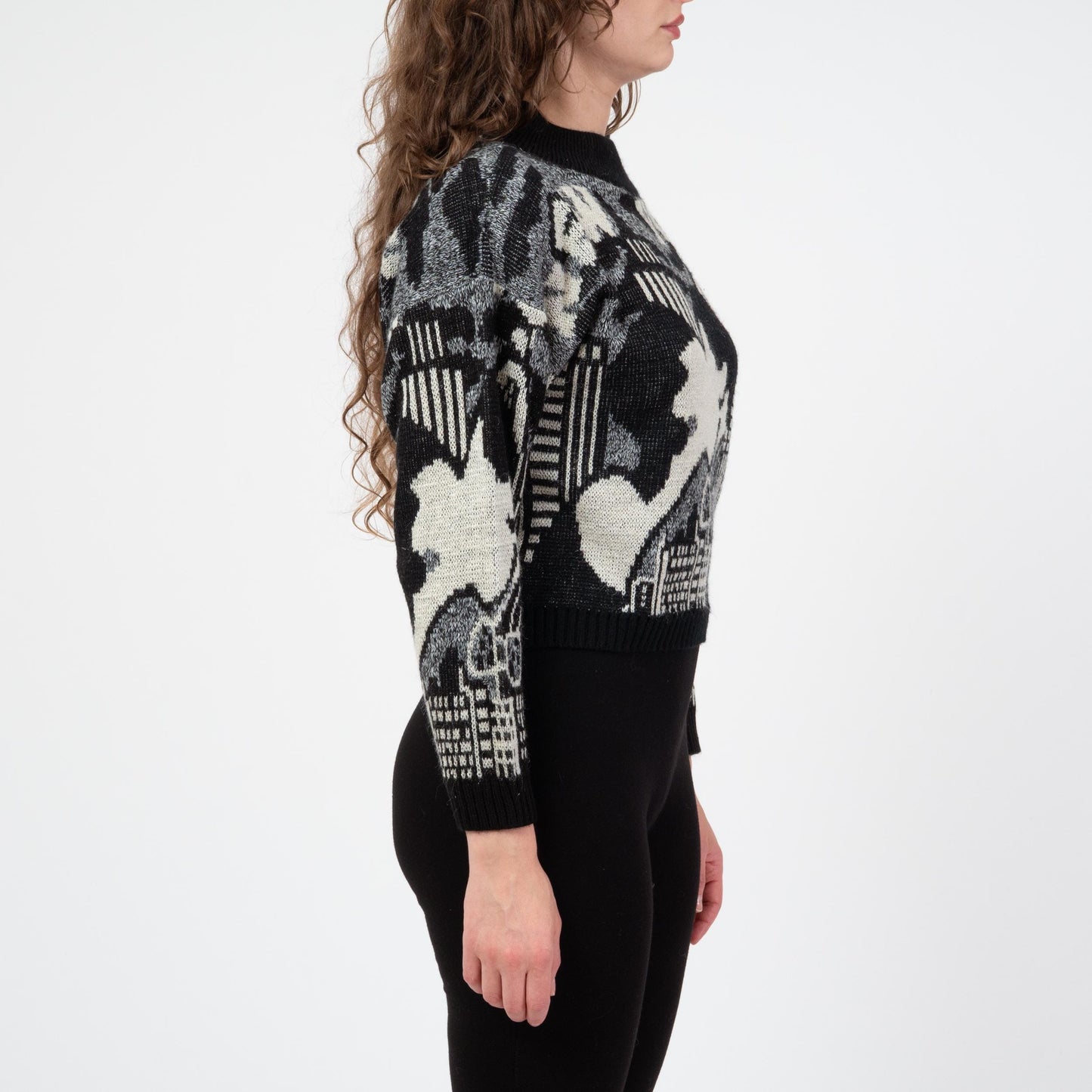 Vintage 80s New York City Scene Intarsia Knit Cropped Sweater - Small to Medium | New Wave Novelty Black & White Pullover