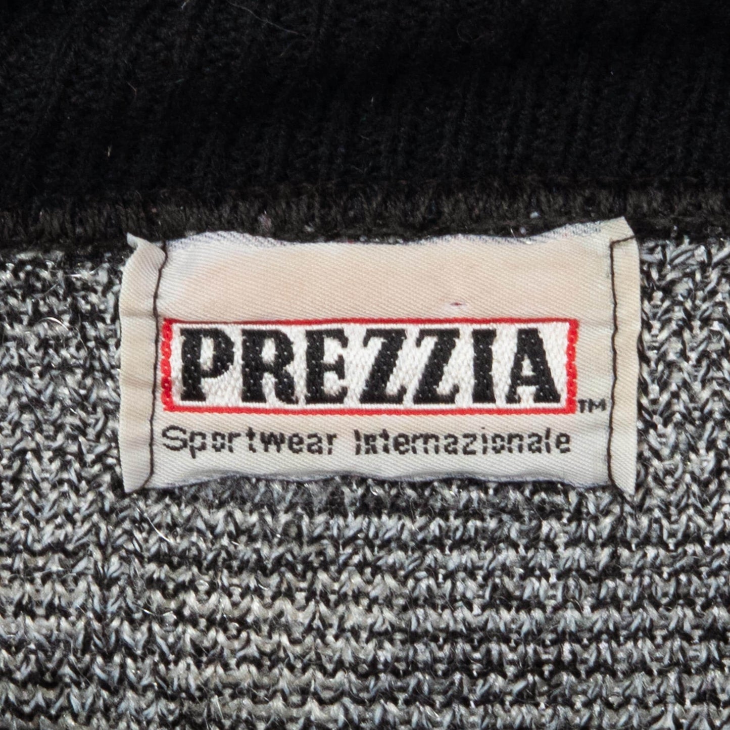 Vintage 80s New York City Scene Intarsia Knit Cropped Sweater - Small to Medium | New Wave Novelty Black & White Pullover