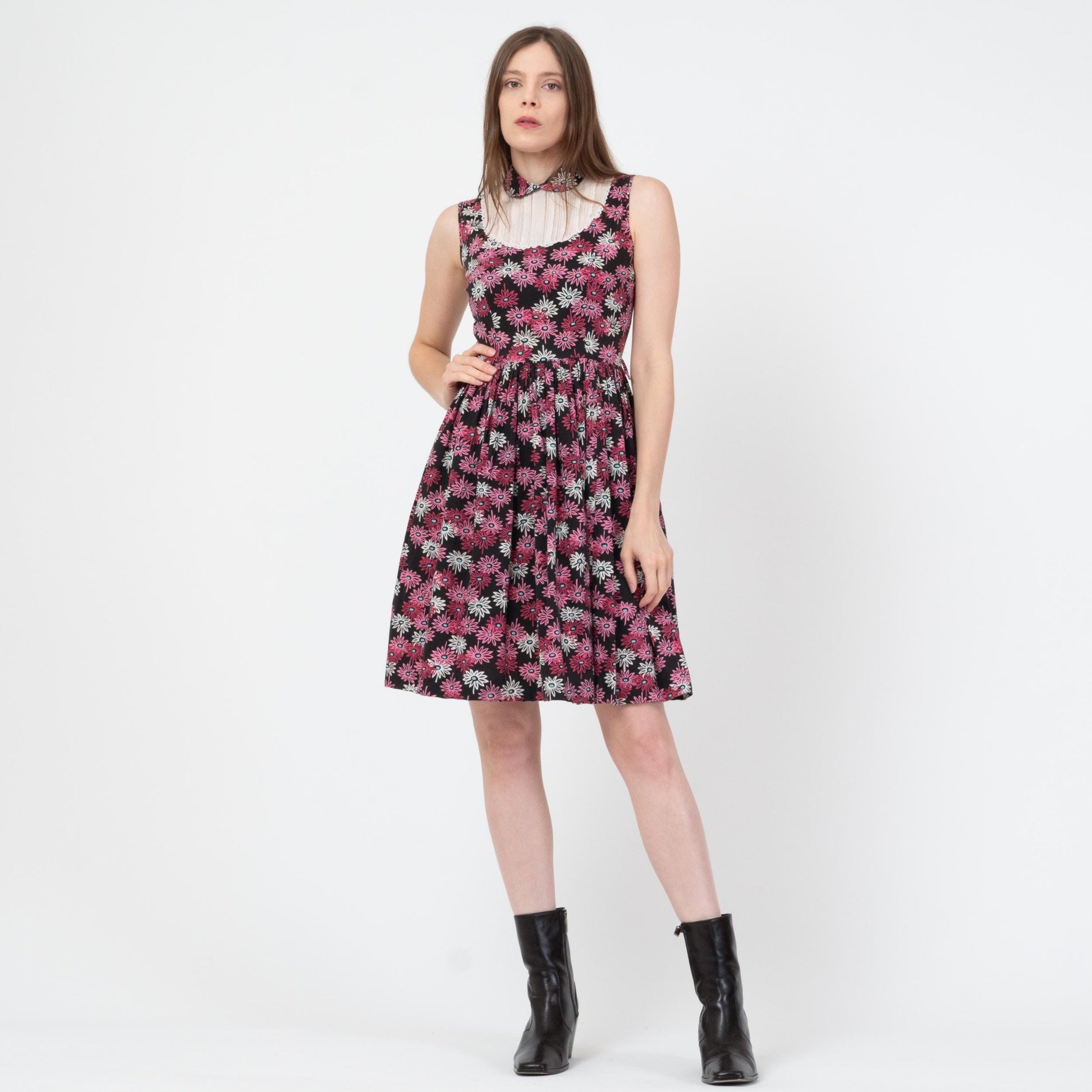 Vintage 50s Black & Pink Daisy Floral Day Dress - Extra Small | Retro Fit Flare Lace Bib Mini Dress
