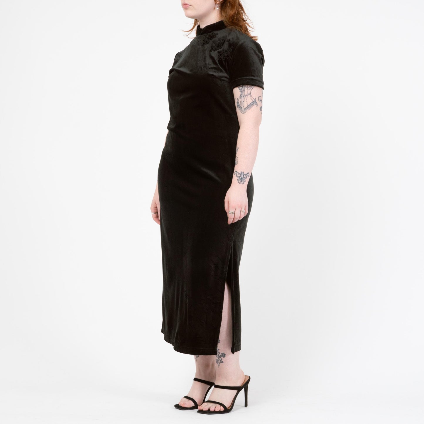 Vintage 90s Black Crushed Velvet Qipao Maxi Dress - Large | Gothic Mockneck Short Sleeve Formal Dress