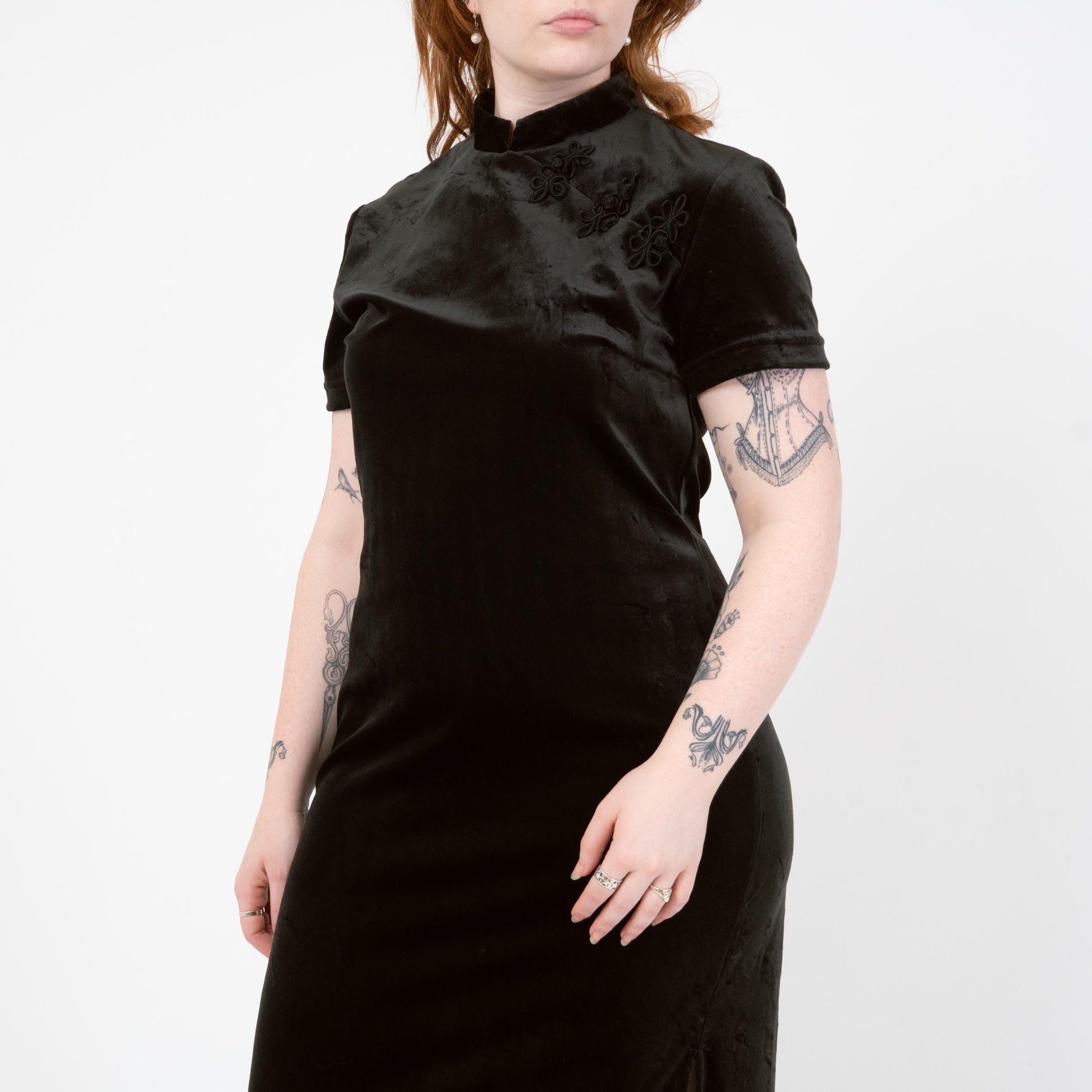 Vintage 90s Black Crushed Velvet Qipao Maxi Dress - Large | Gothic Mockneck Short Sleeve Formal Dress