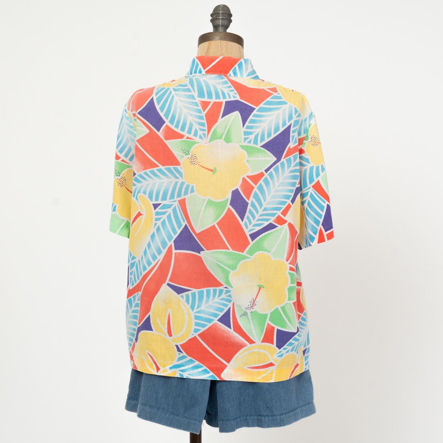 Vintage 80s Soft Tropical Floral Blouse - Large | Retro Women's Hawaiian Shirt