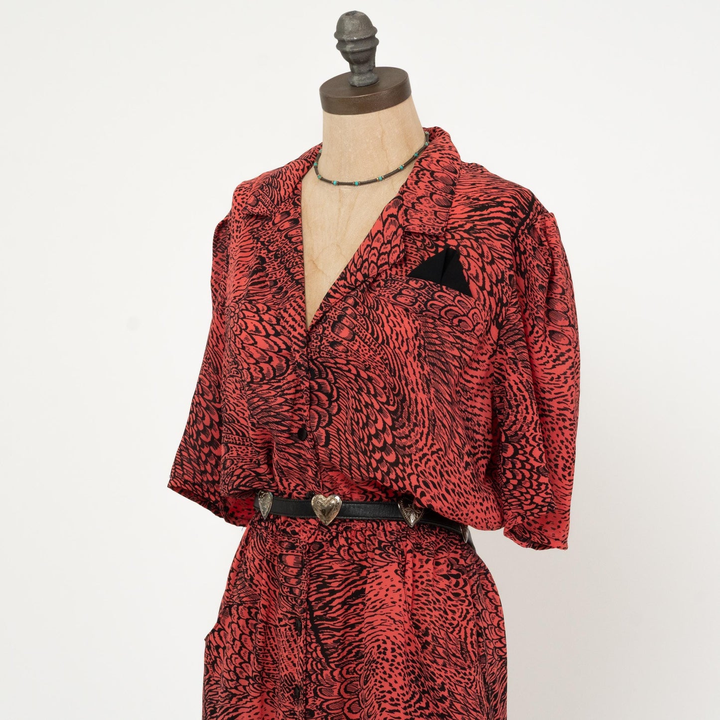 Vintage 80s Peacock Feather Print Shirtdress - Medium | Retro Salmon Pink Button Front Midi Dress