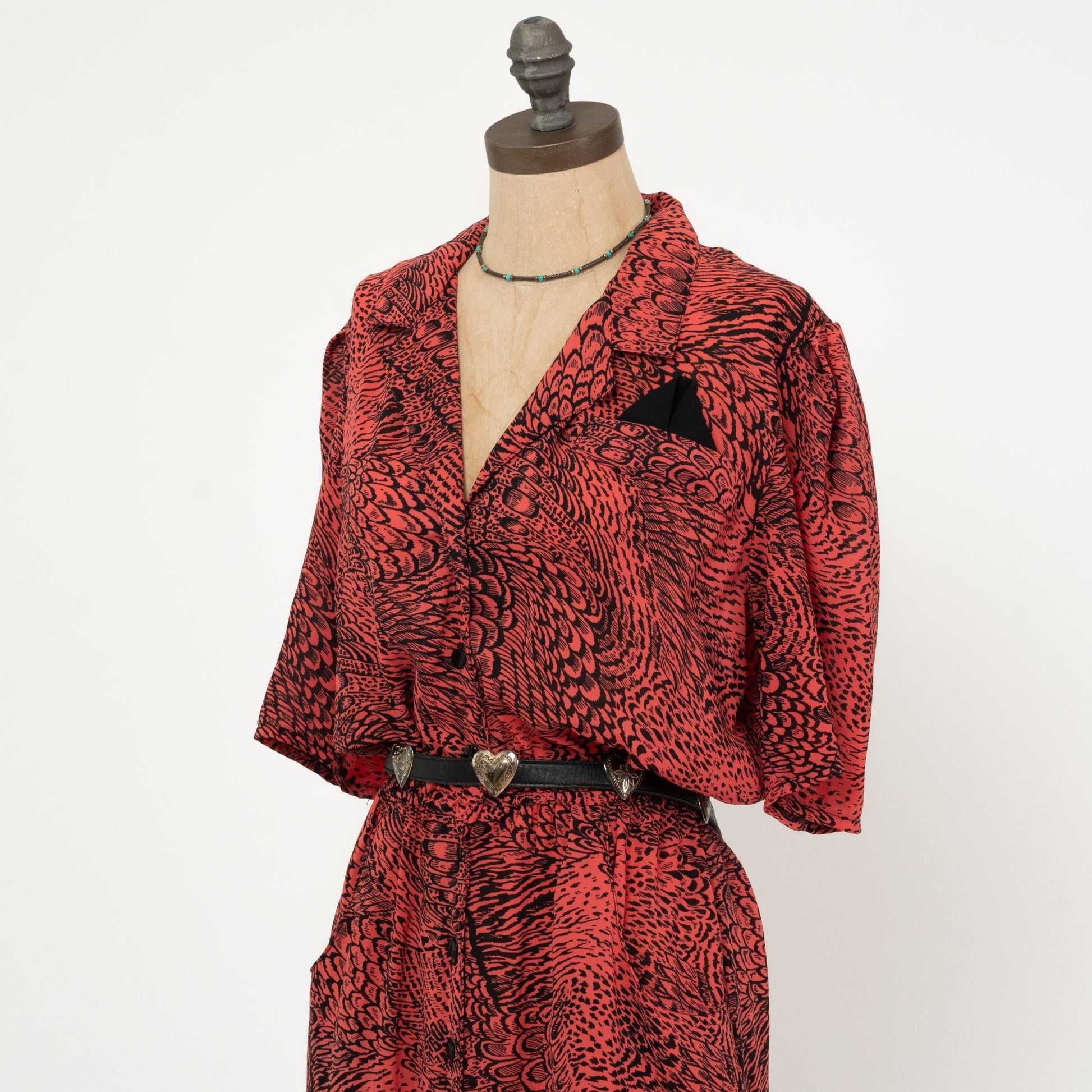 Vintage 80s Peacock Feather Print Shirtdress - Medium | Retro Salmon Pink Button Front Midi Dress