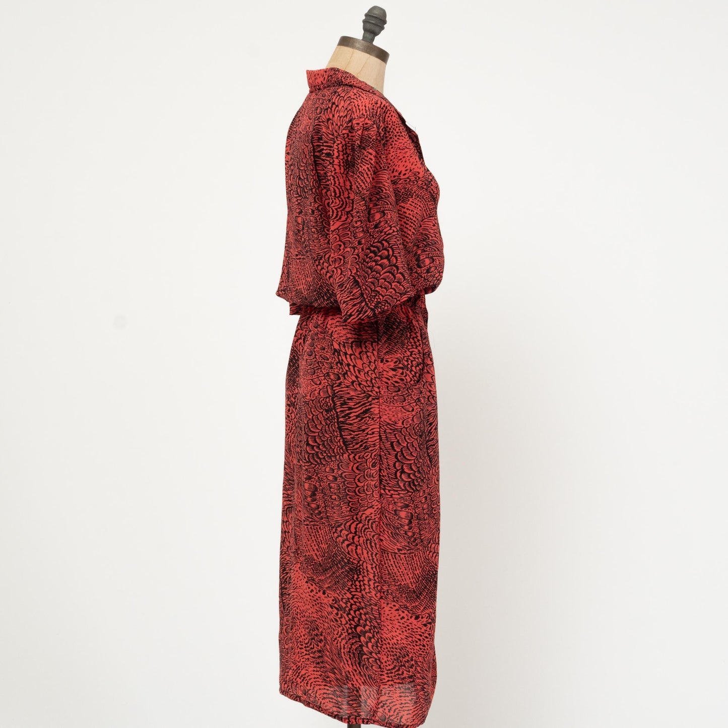 Vintage 80s Peacock Feather Print Shirtdress - Medium | Retro Salmon Pink Button Front Midi Dress