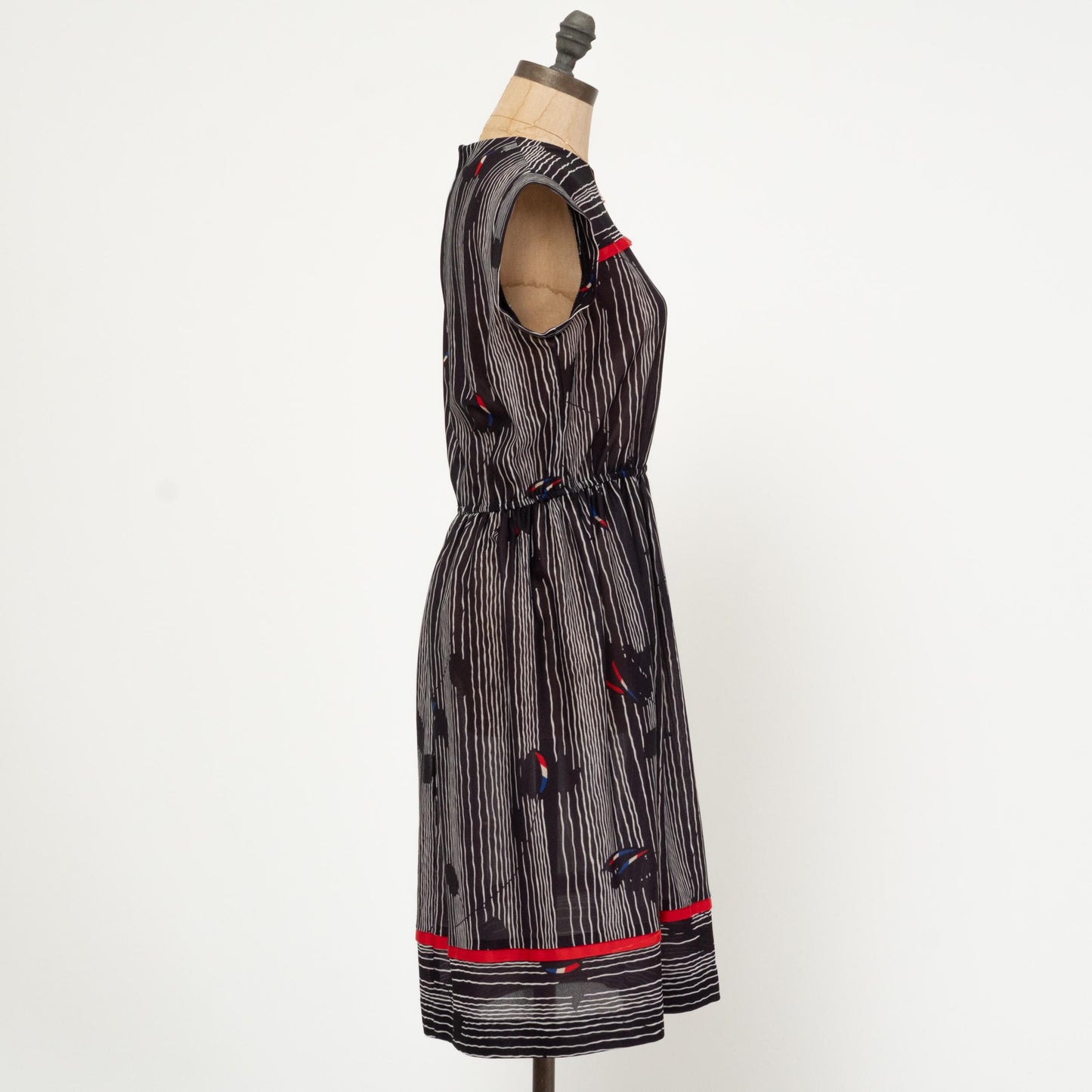 Vintage 70s Abstract Print Cap Sleeve Dress - Medium | Black White Red A Line Midi Dress