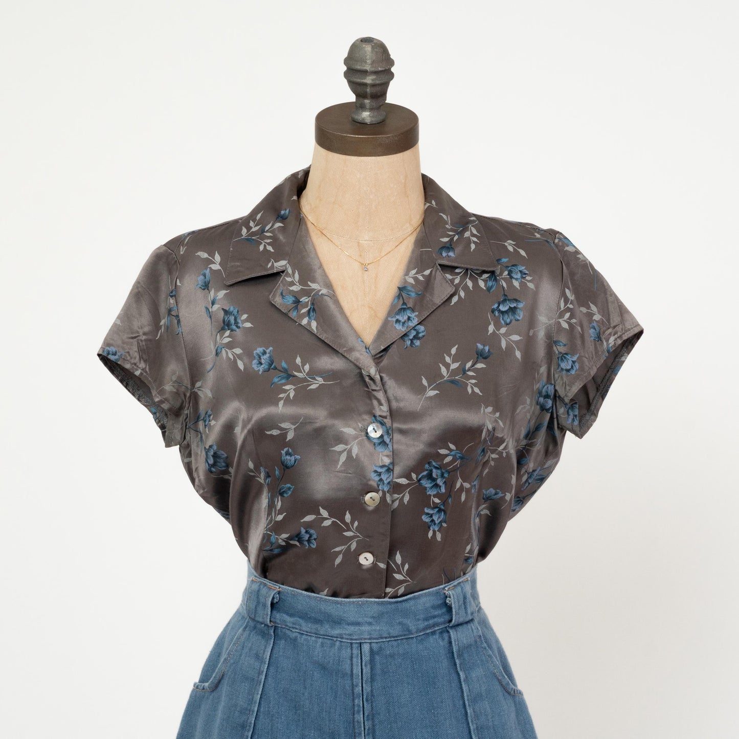 Vintage 90s Silver Floral Satin Crop Top - Medium | Collared Short Sleeve Cropped Blouse