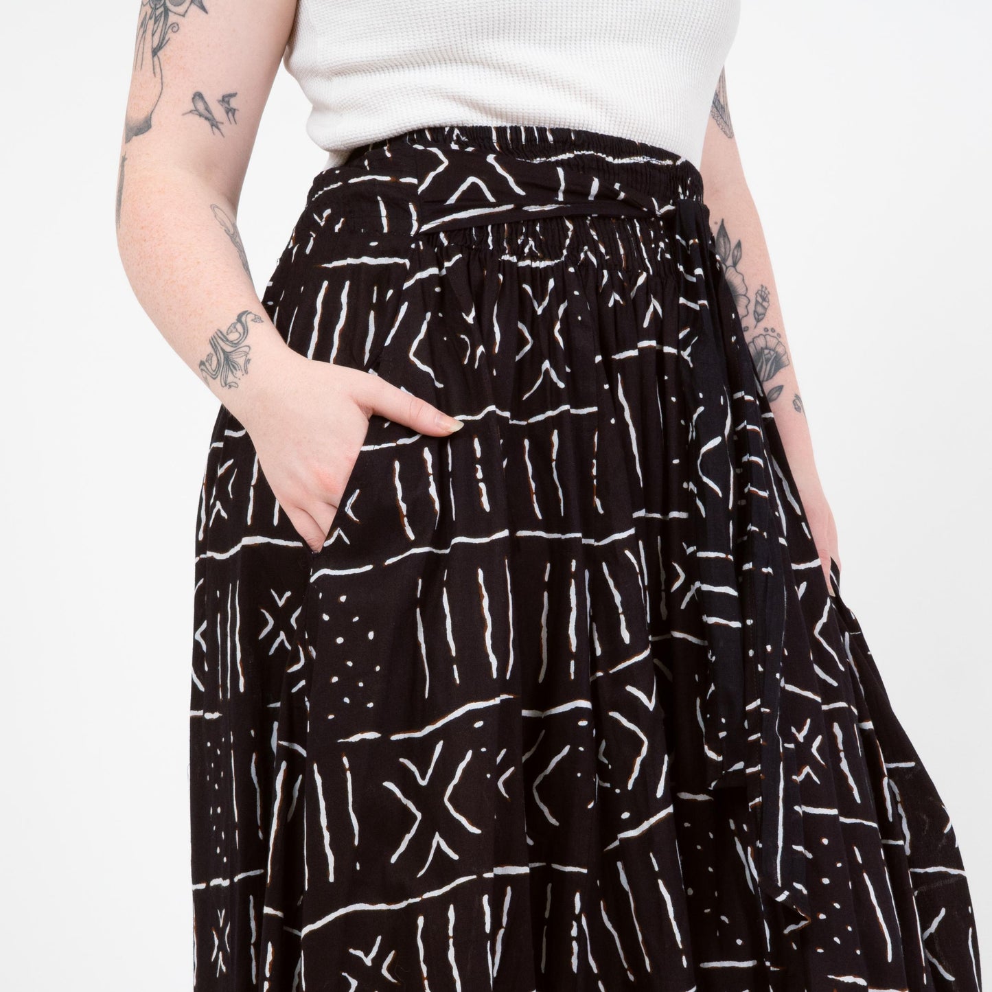 Vintage 90s Black & White Batik Maxi Skirt - One Size | Boho High Waisted Long Cotton Skirt