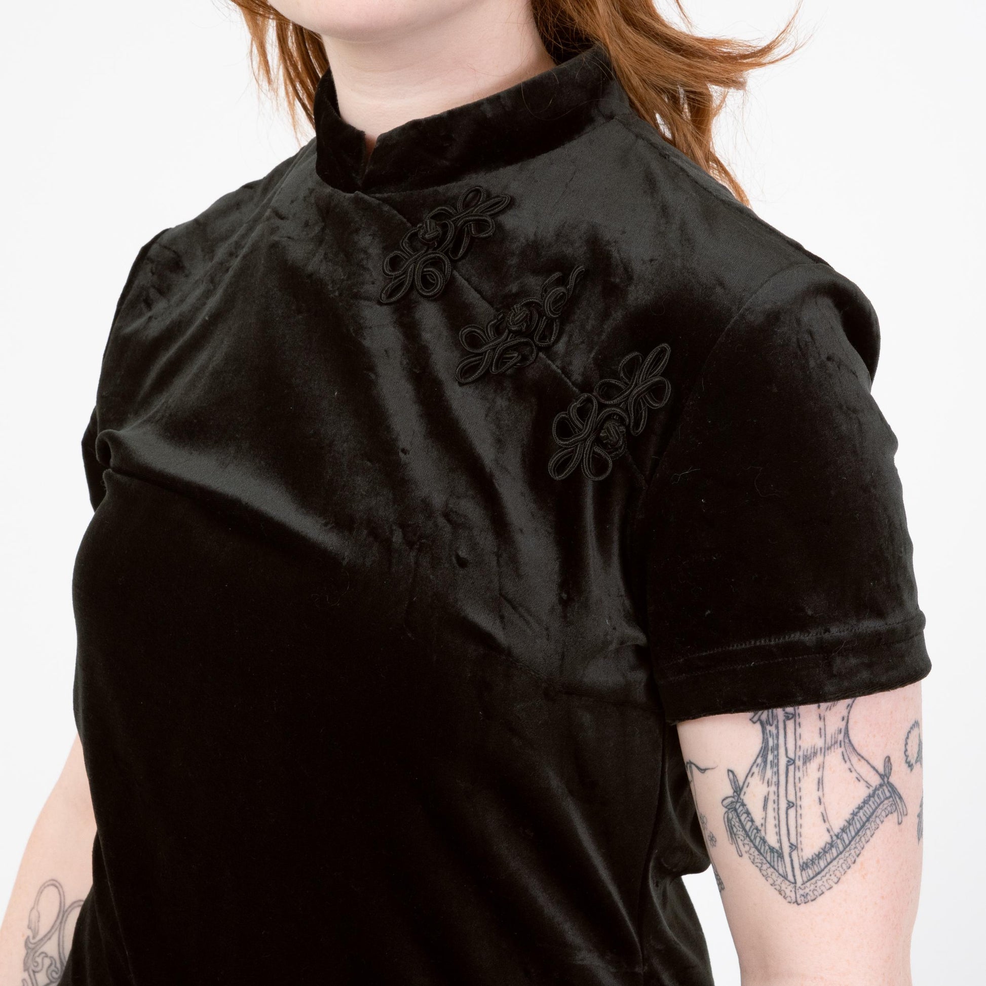 Vintage 90s Black Crushed Velvet Qipao Maxi Dress - Large | Gothic Mockneck Short Sleeve Formal Dress