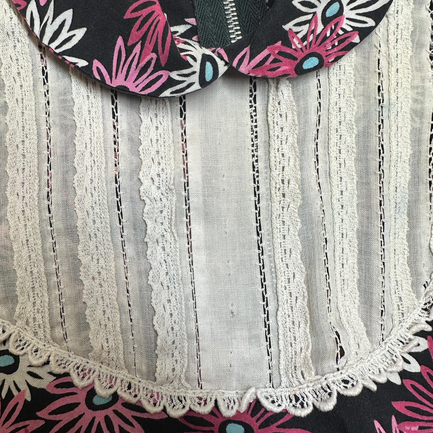 Vintage 50s Black & Pink Daisy Floral Day Dress - Extra Small | Retro Fit Flare Lace Bib Mini Dress