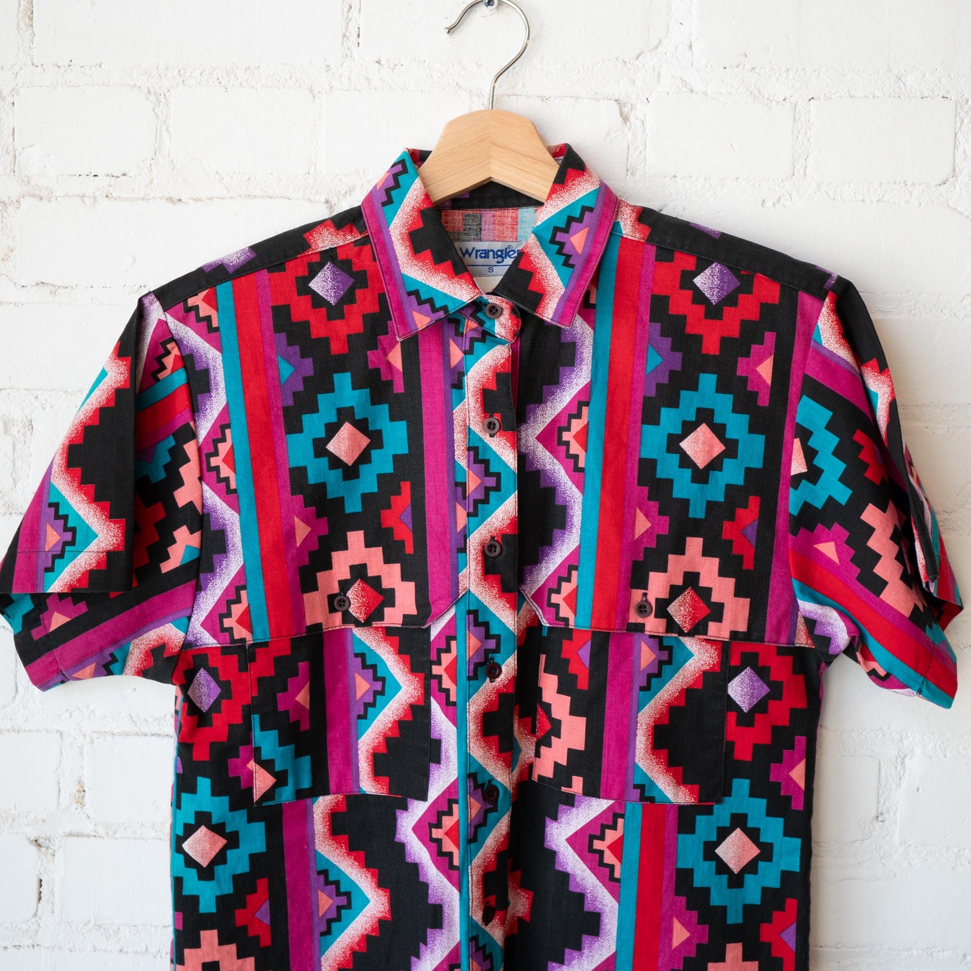 Vintage 90s Wrangler Brushpopper Women's Western Shirt - Small | Pink Black Southwestern Aztec Print Short Sleeve Top