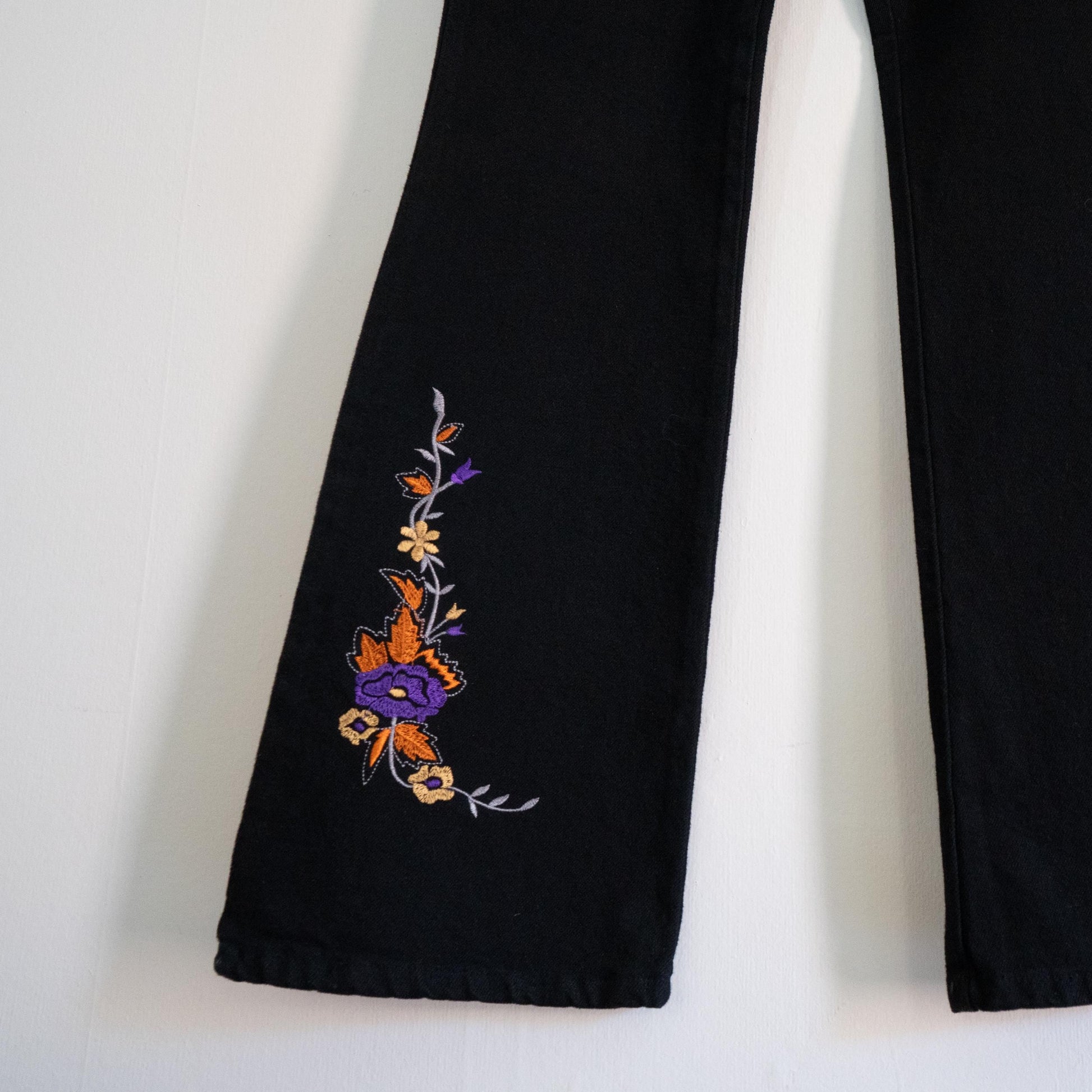 Vintage Y2K Black Floral Embroidered Flare Jeans - Extra Small | Boho High Waisted Denim