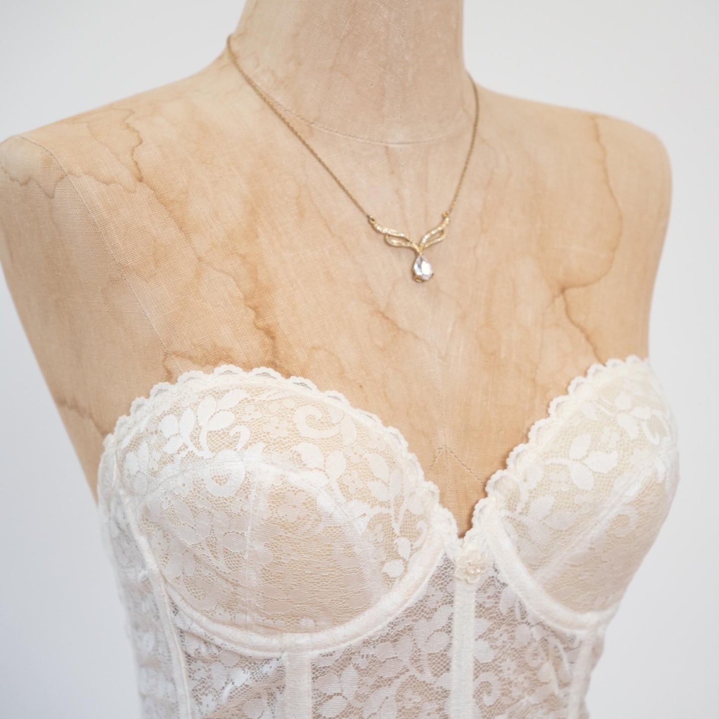 Vintage 70s White Lace Longline Garter Bustier - 34C | Bridal Lingerie Corset Top